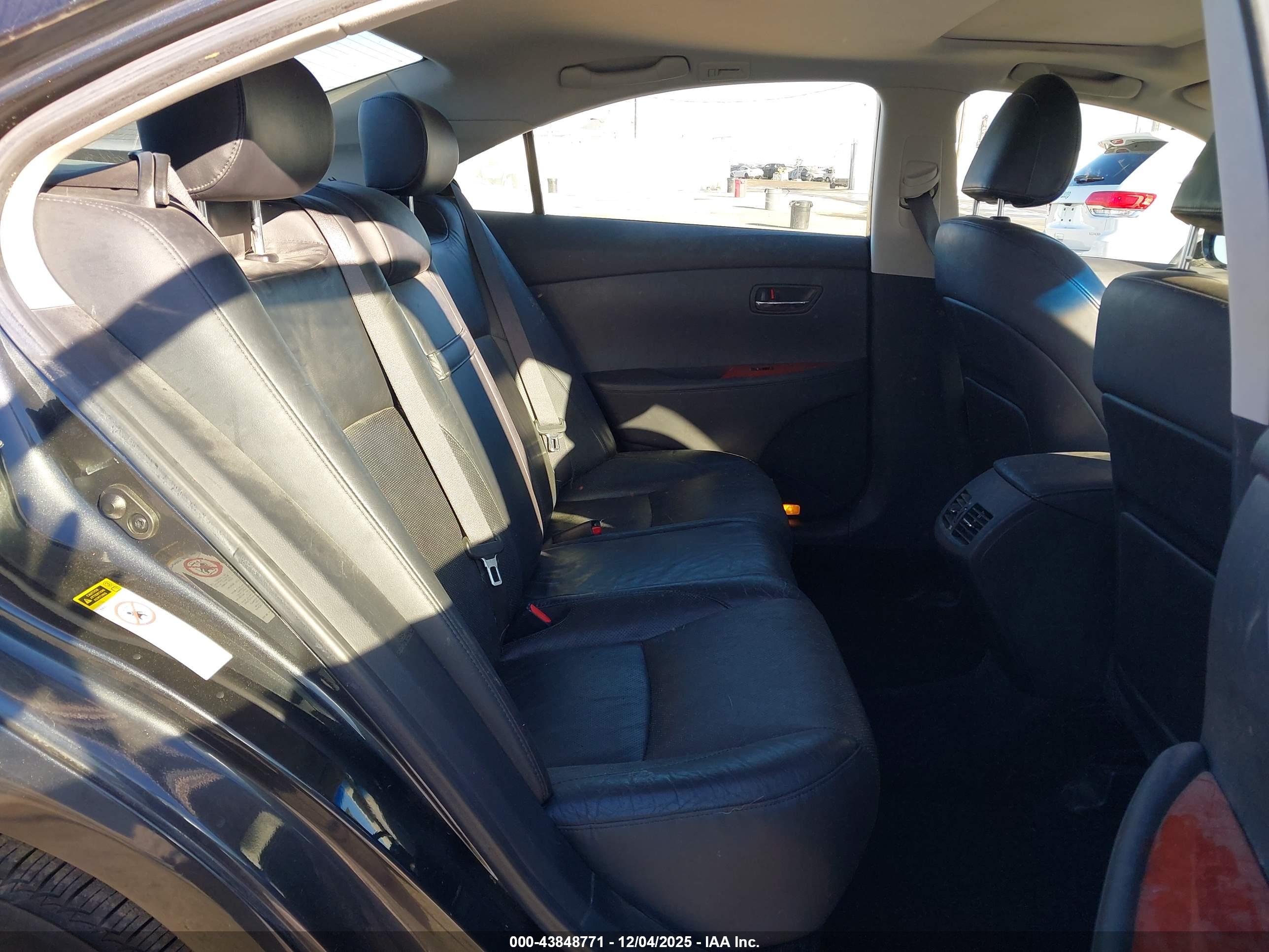 LEXUS ES image 8