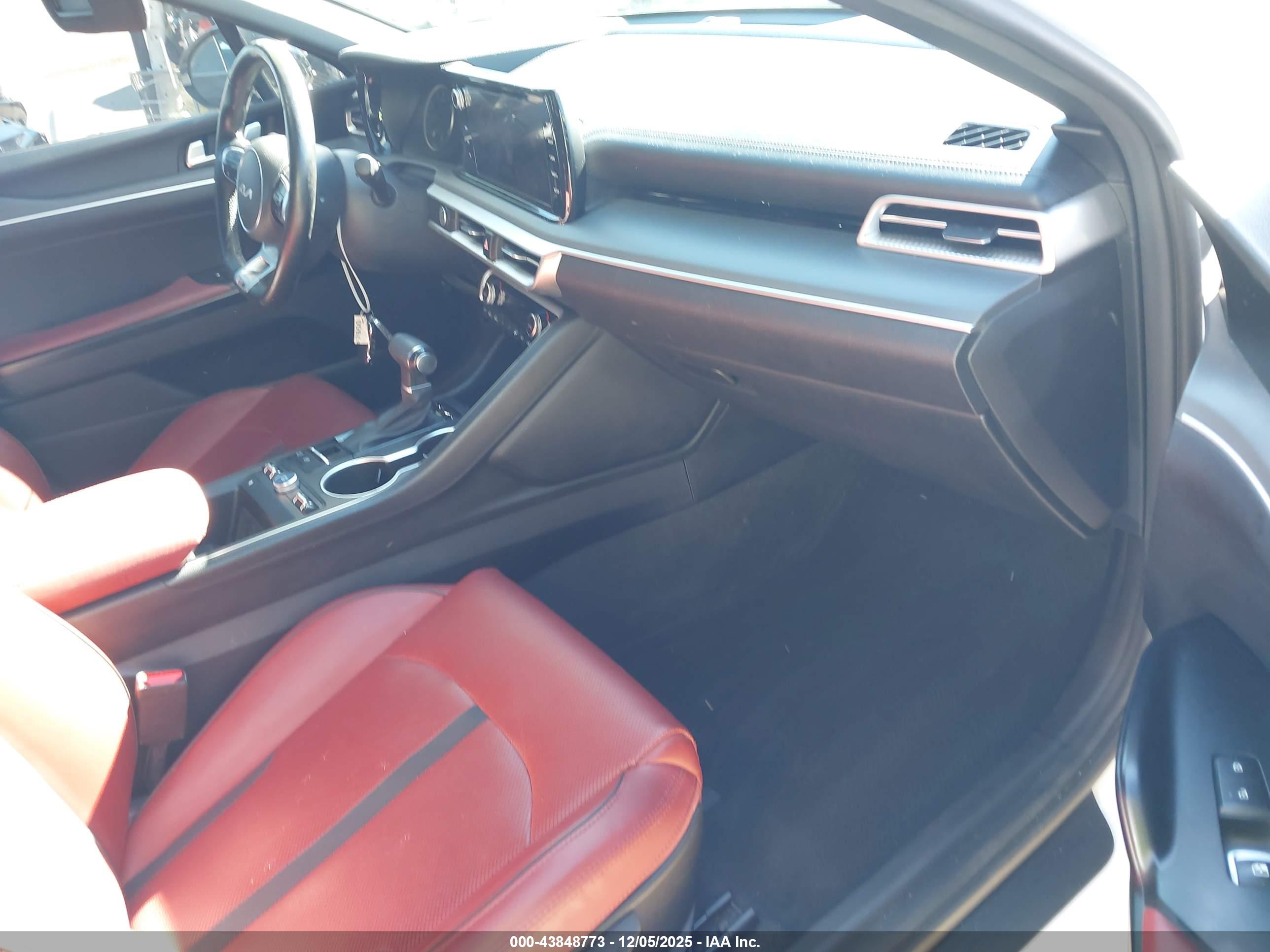KIA K5 image 5