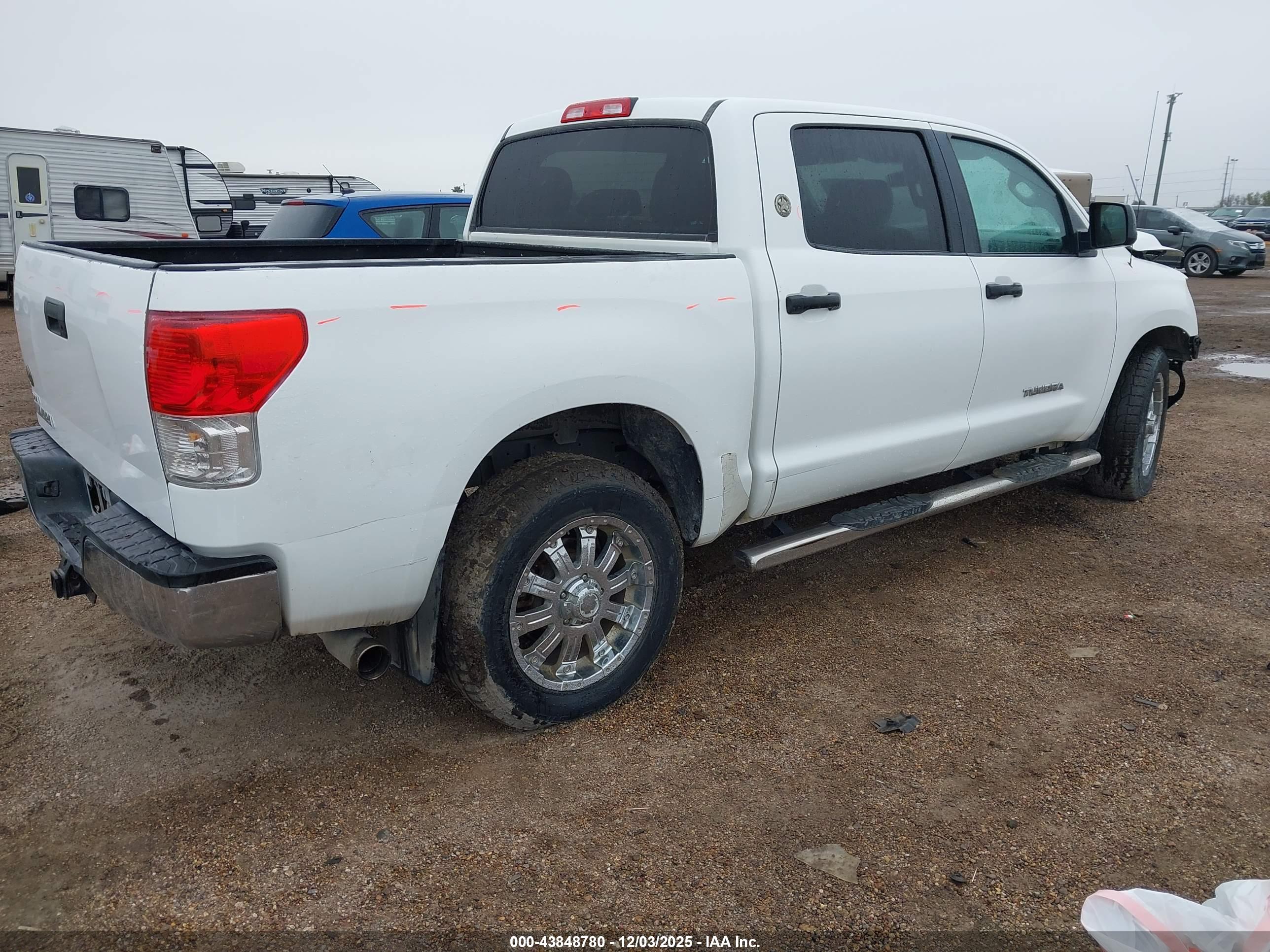 TOYOTA TUNDRA image 4