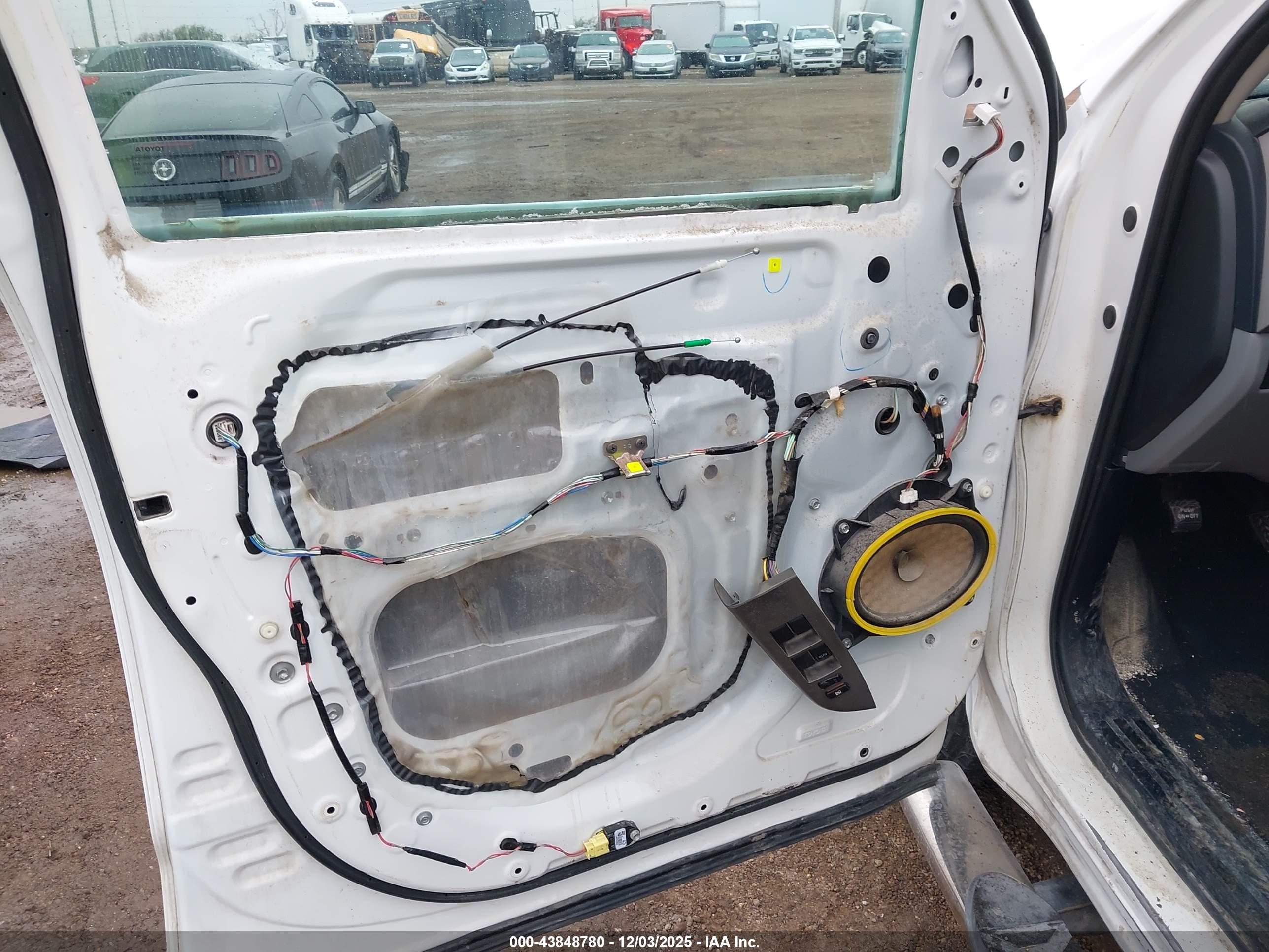 TOYOTA TUNDRA image 6
