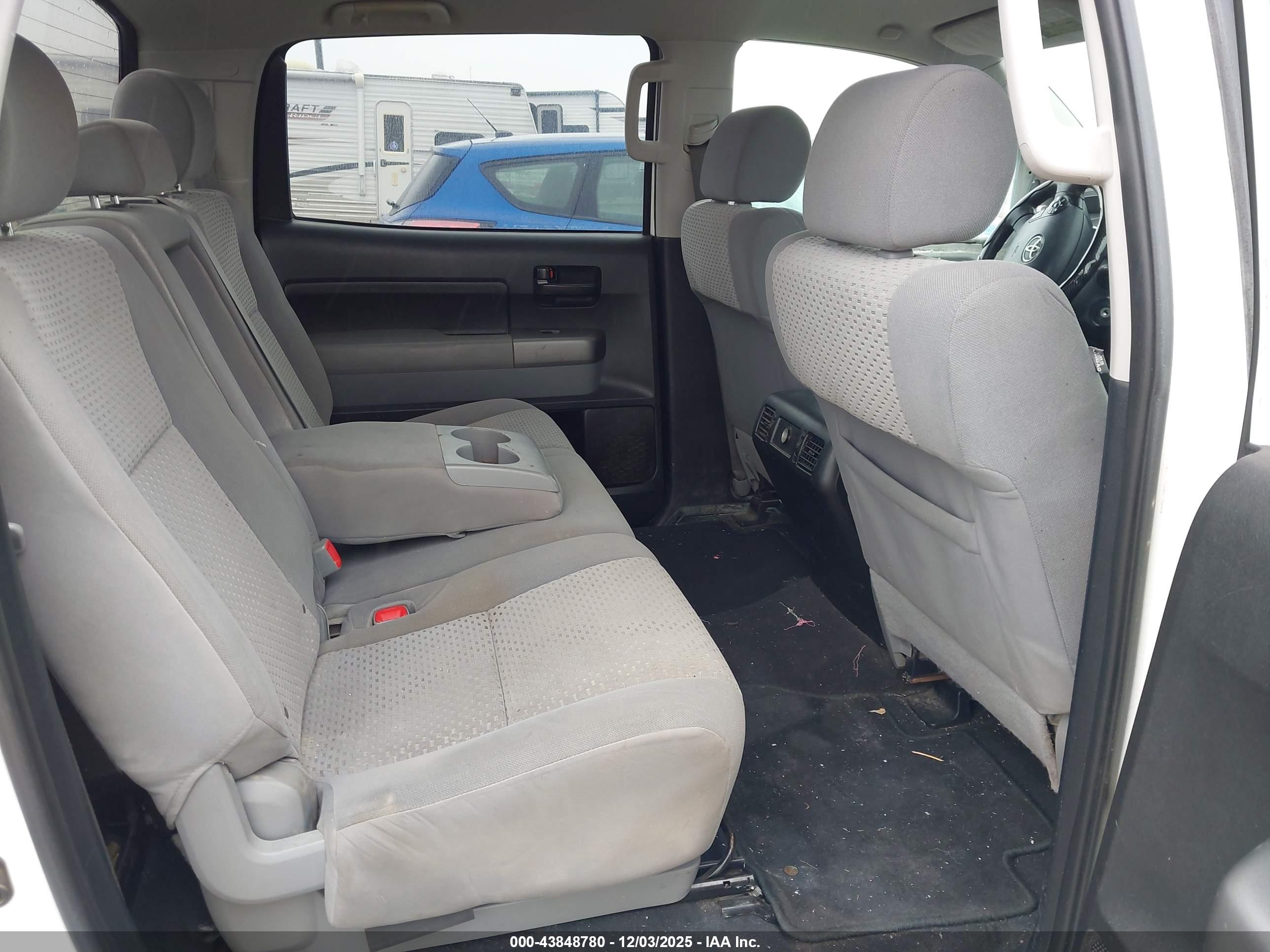 TOYOTA TUNDRA image 8