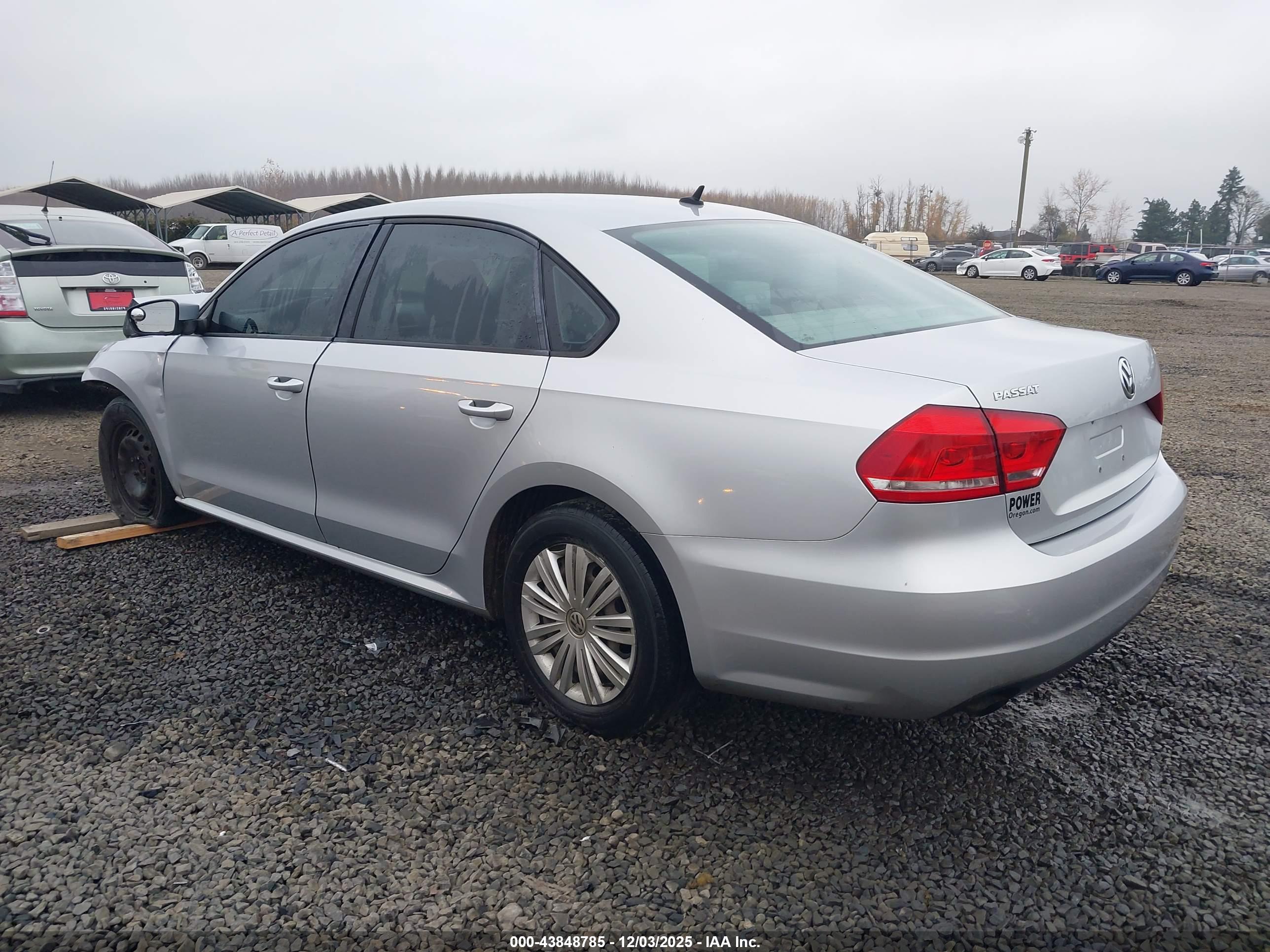 VOLKSWAGEN PASSAT image 3