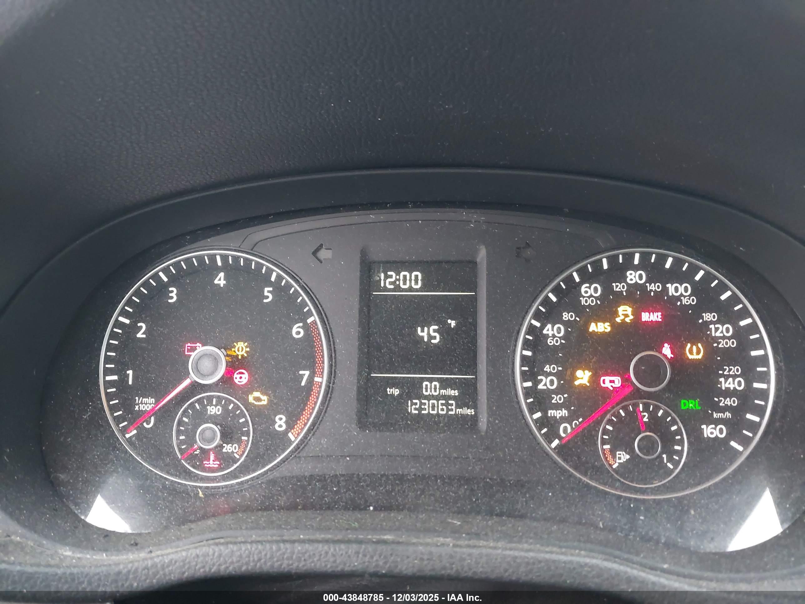 VOLKSWAGEN PASSAT image 7