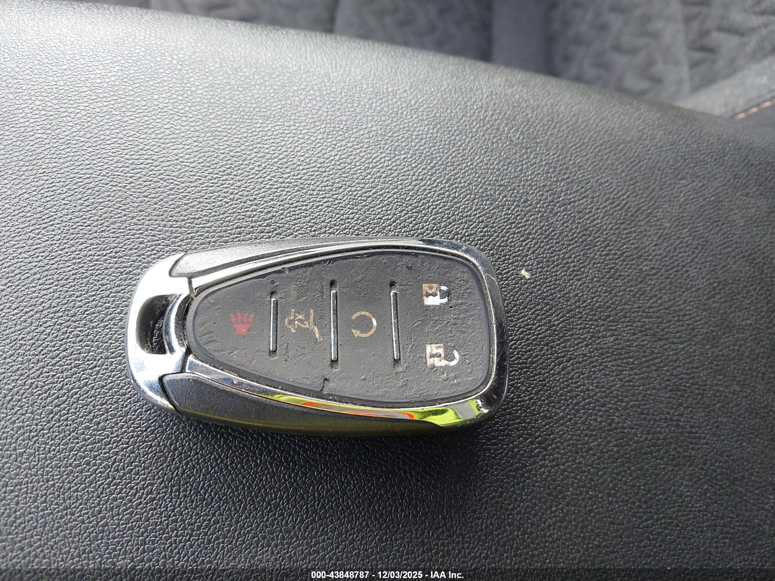 CHEVROLET EQUINOX image 11