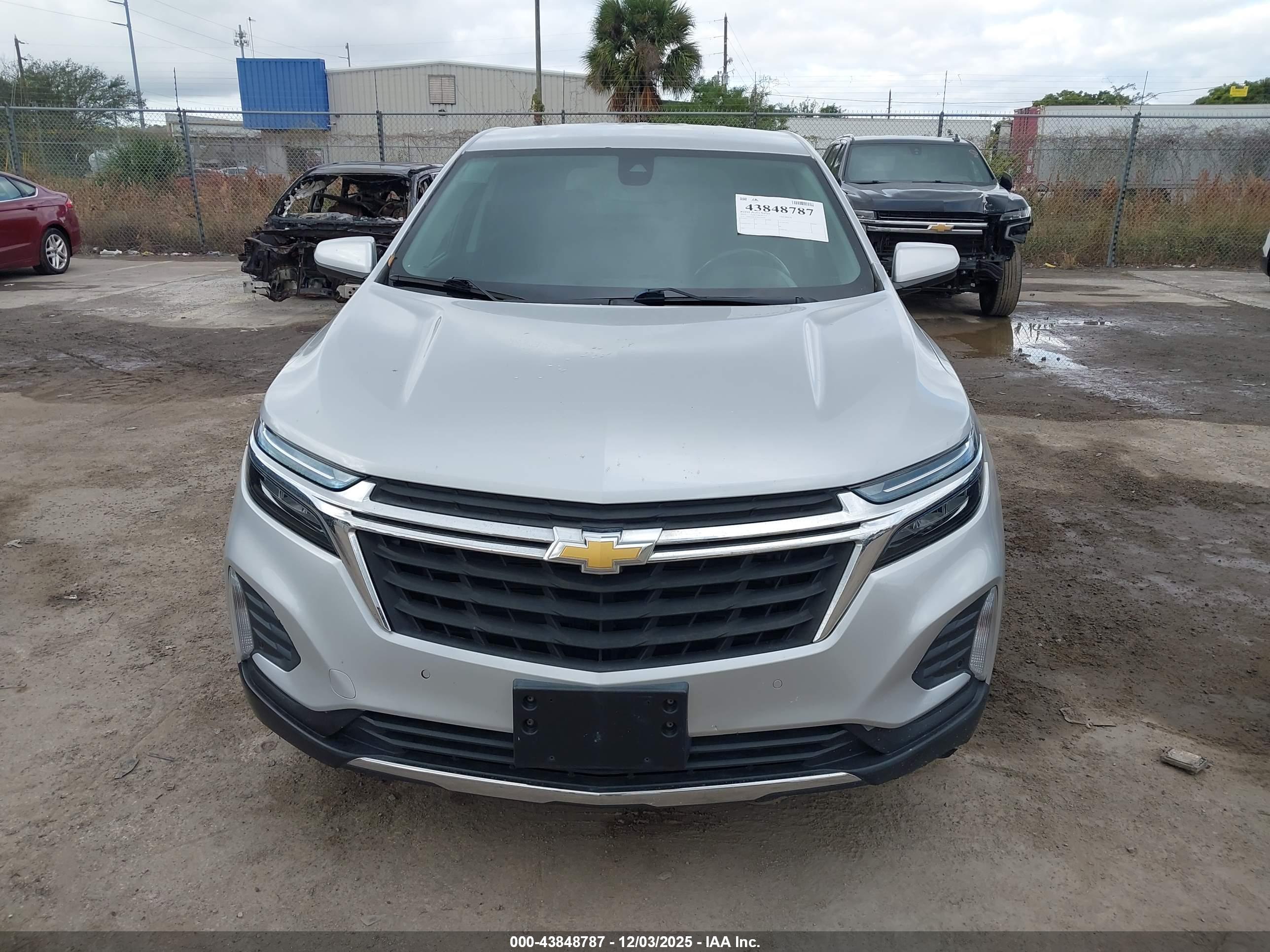 CHEVROLET EQUINOX image 6