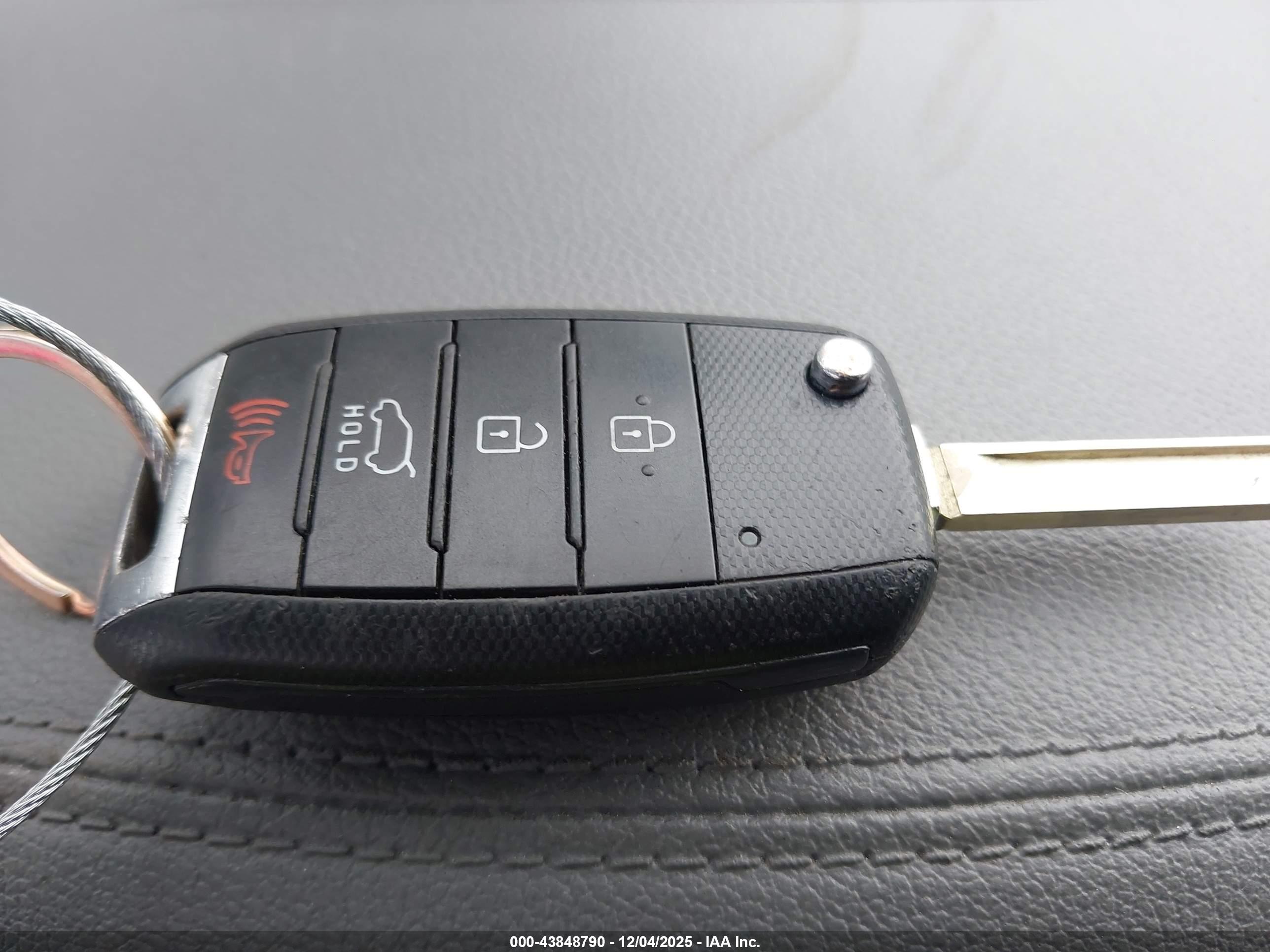 KIA SORENTO image 11