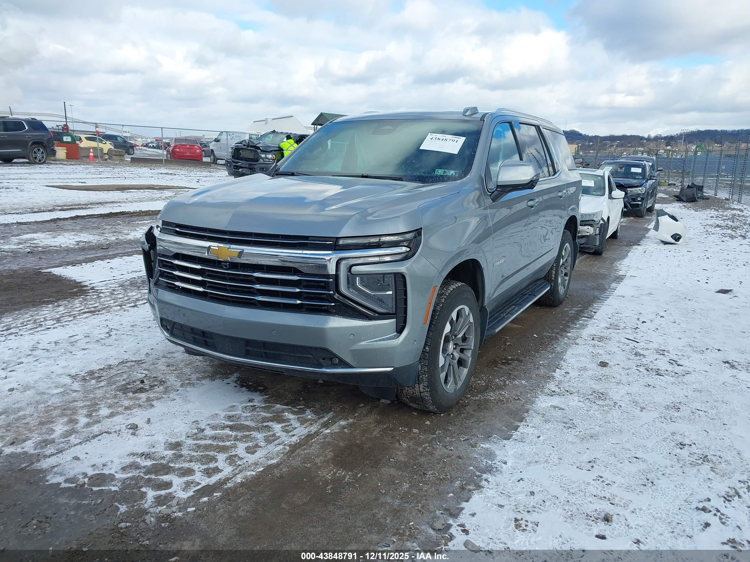 CHEVROLET TAHOE image 2