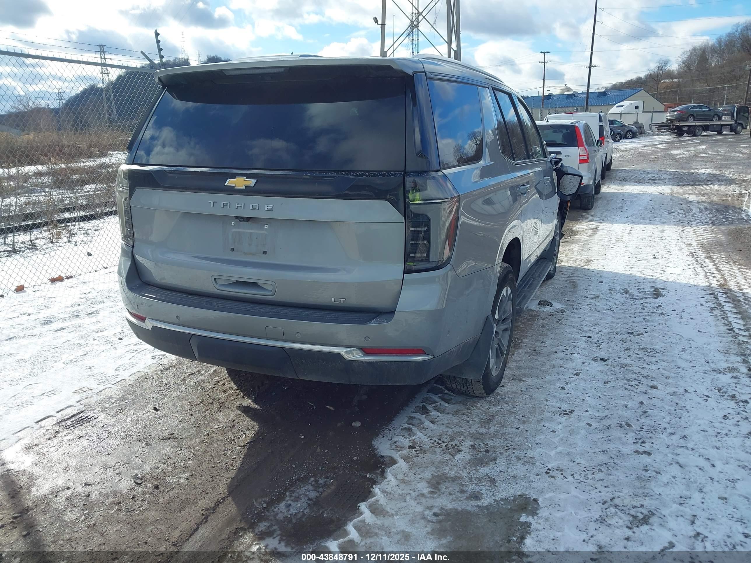 CHEVROLET TAHOE image 4