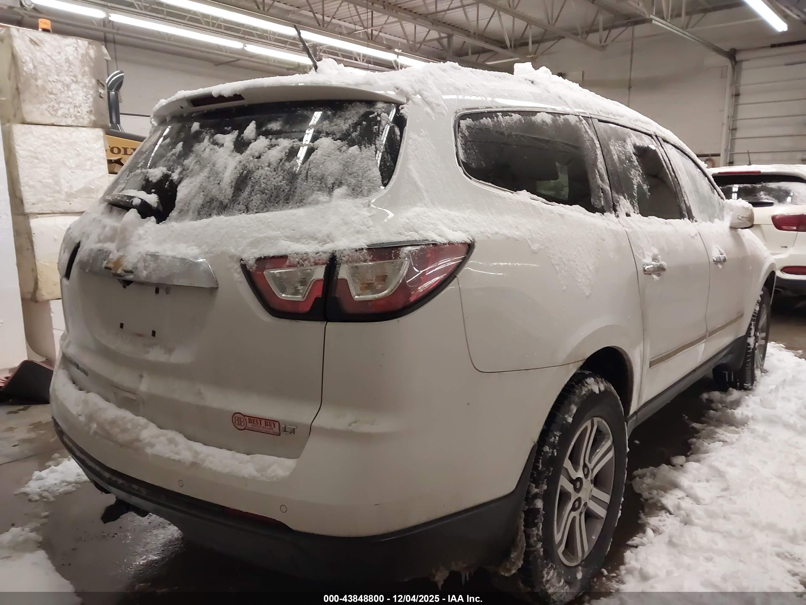 CHEVROLET TRAVERSE image 4