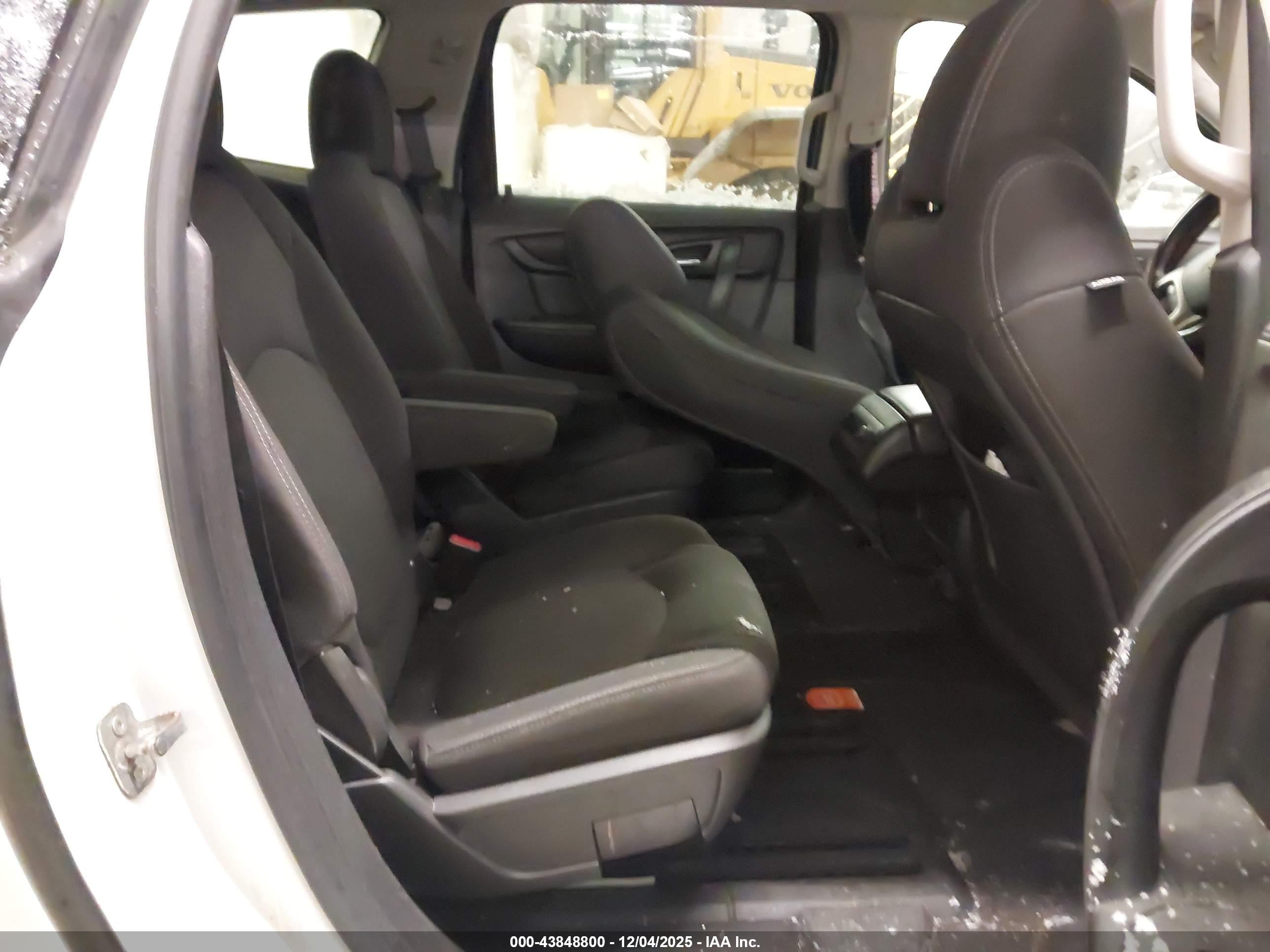 CHEVROLET TRAVERSE image 8