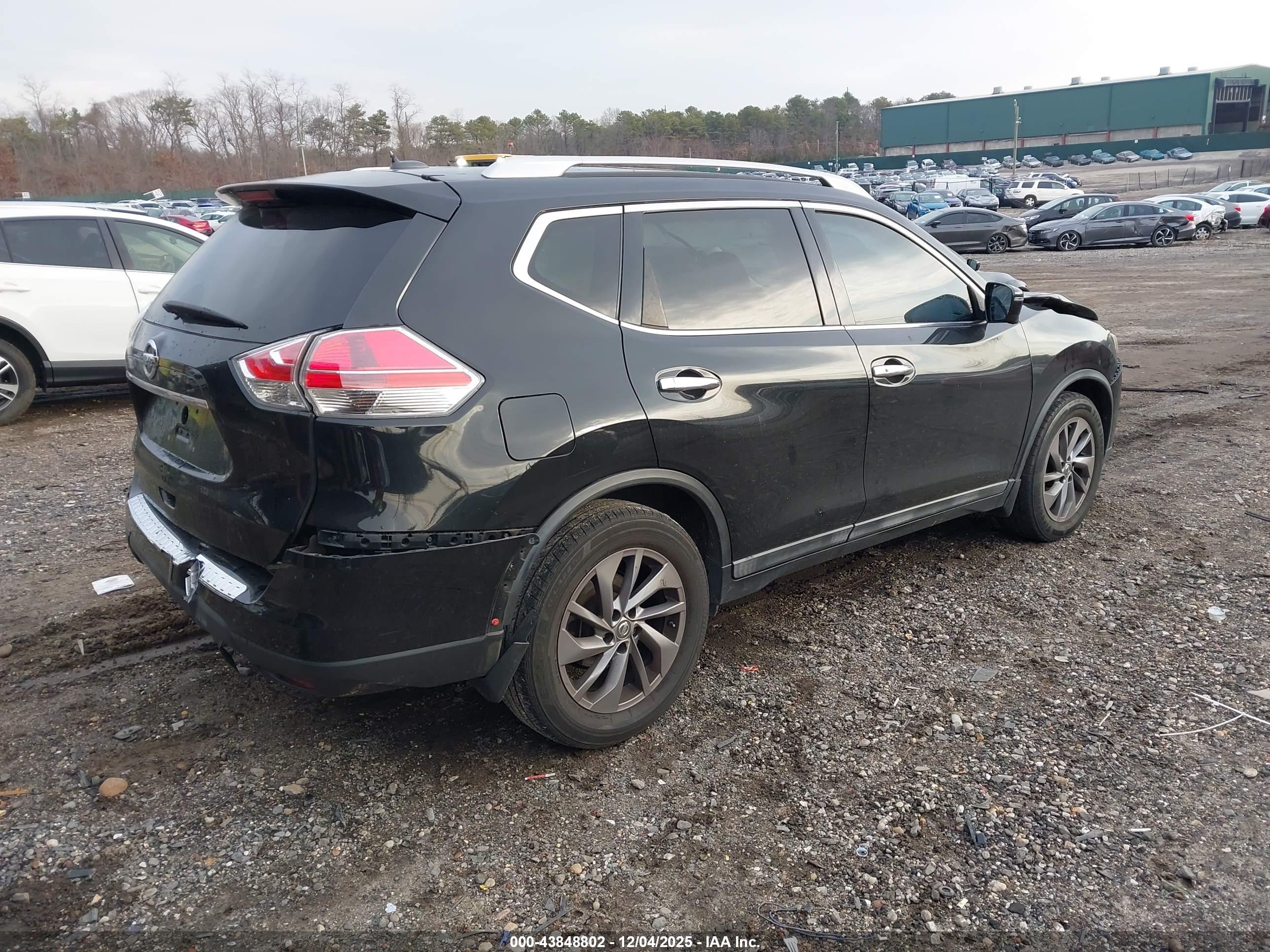 NISSAN ROGUE image 4