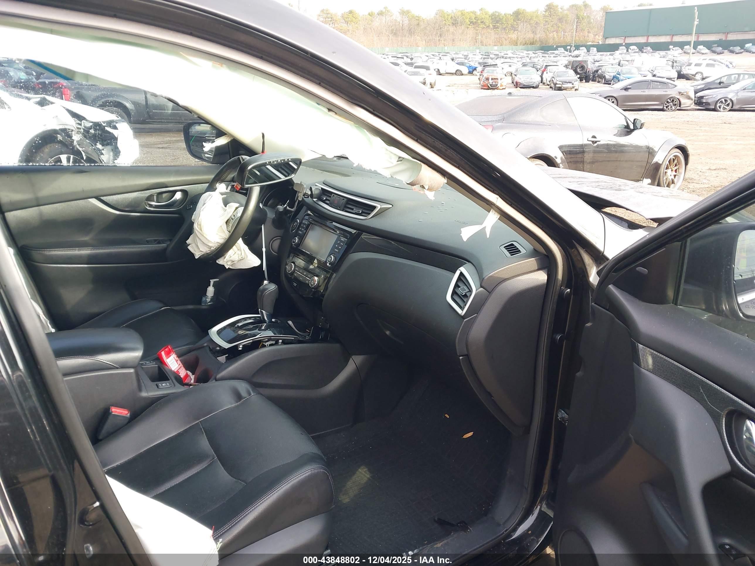 NISSAN ROGUE image 5