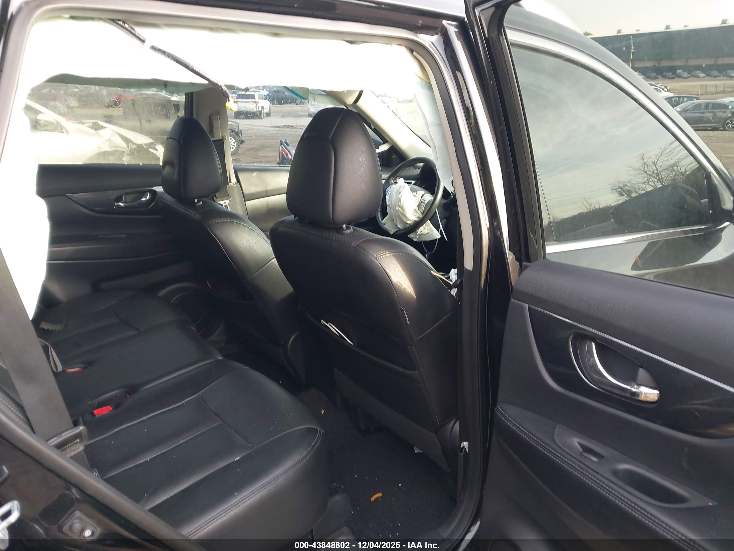 NISSAN ROGUE image 8