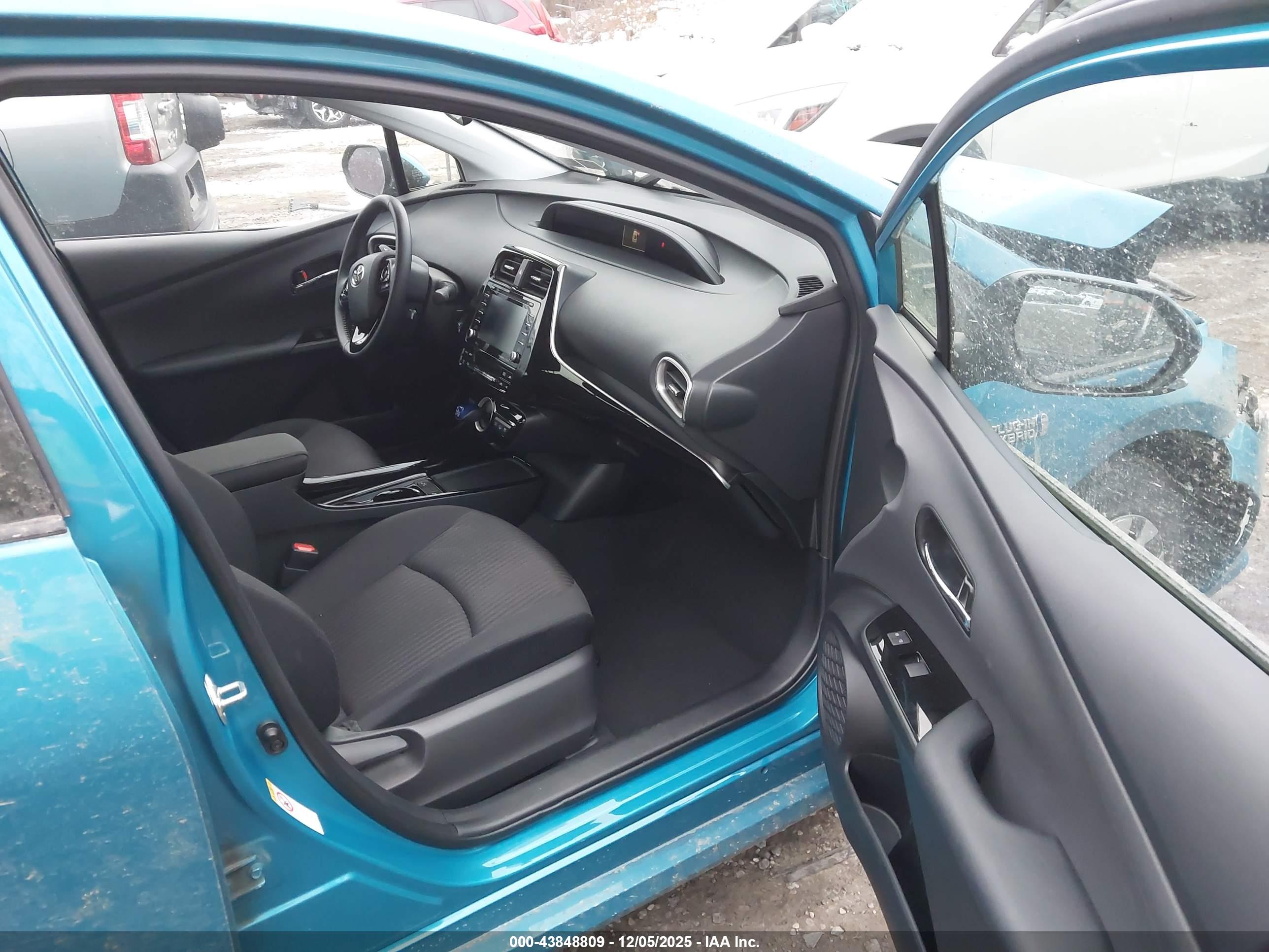 TOYOTA PRIUS image 5