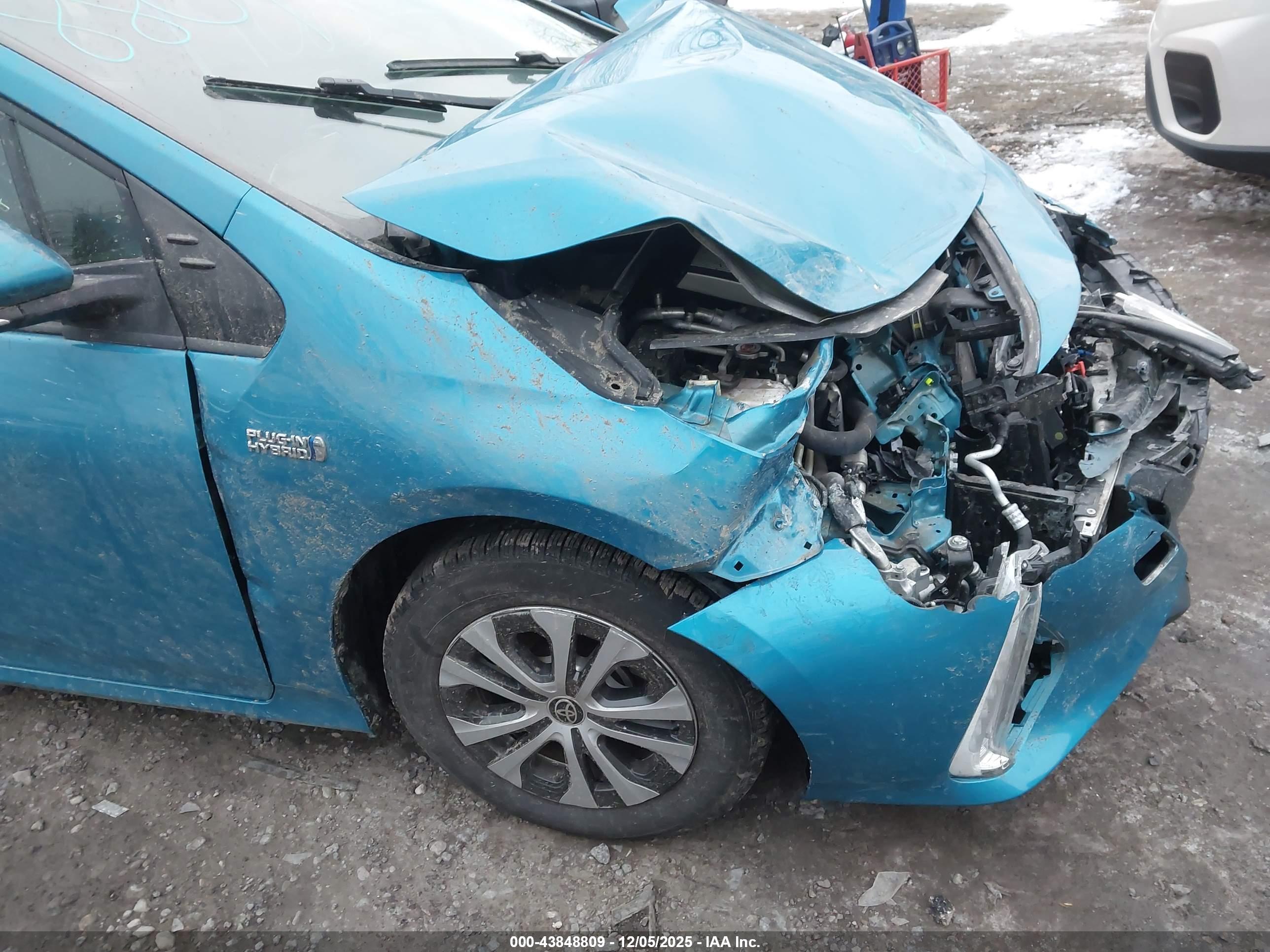 TOYOTA PRIUS image 6