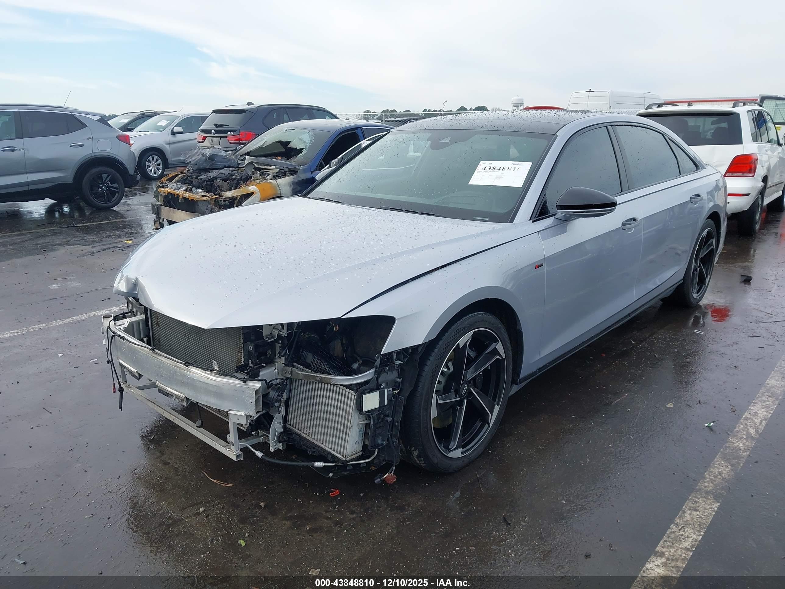 AUDI A8 image 2