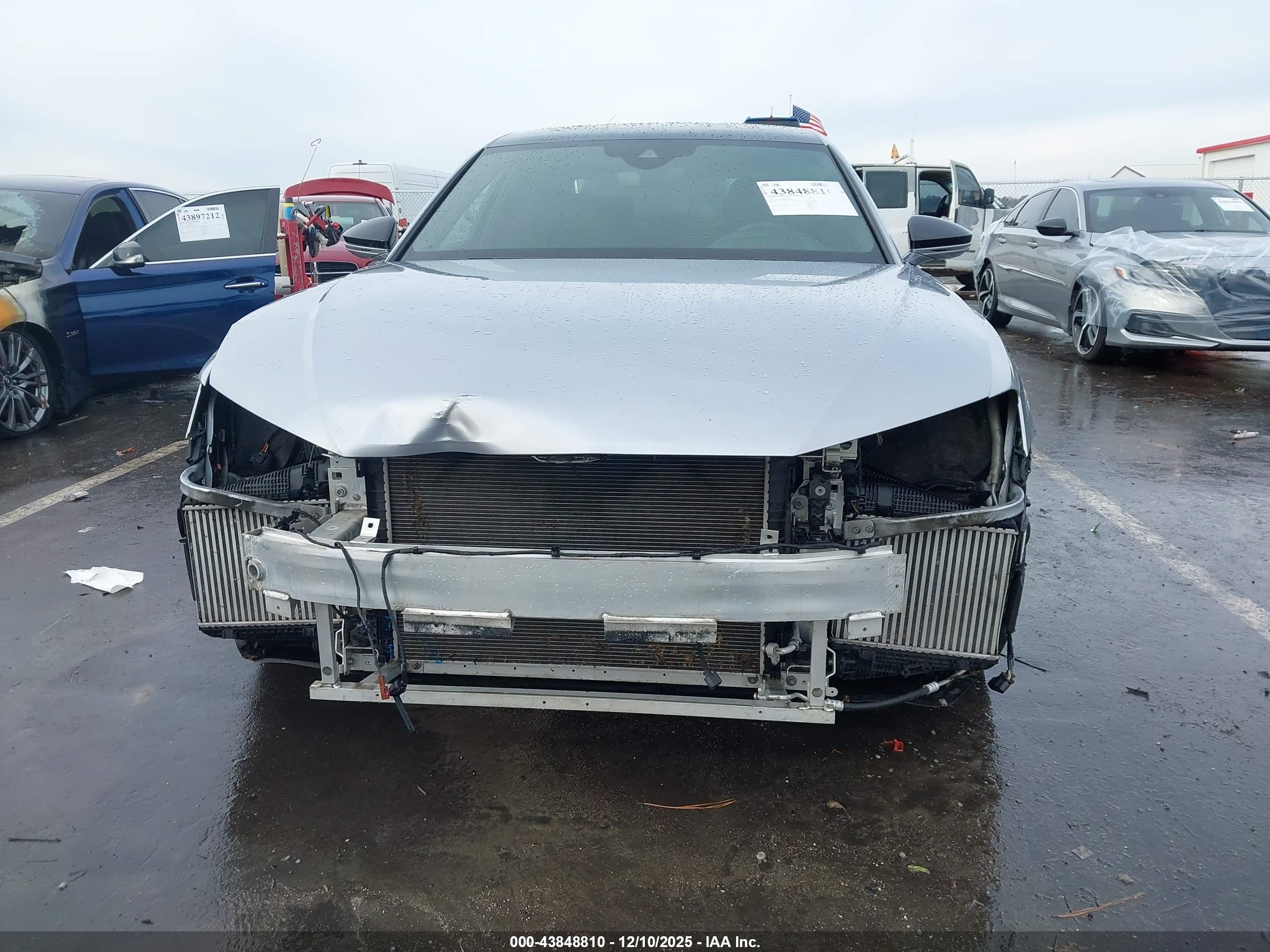 AUDI A8 image 6