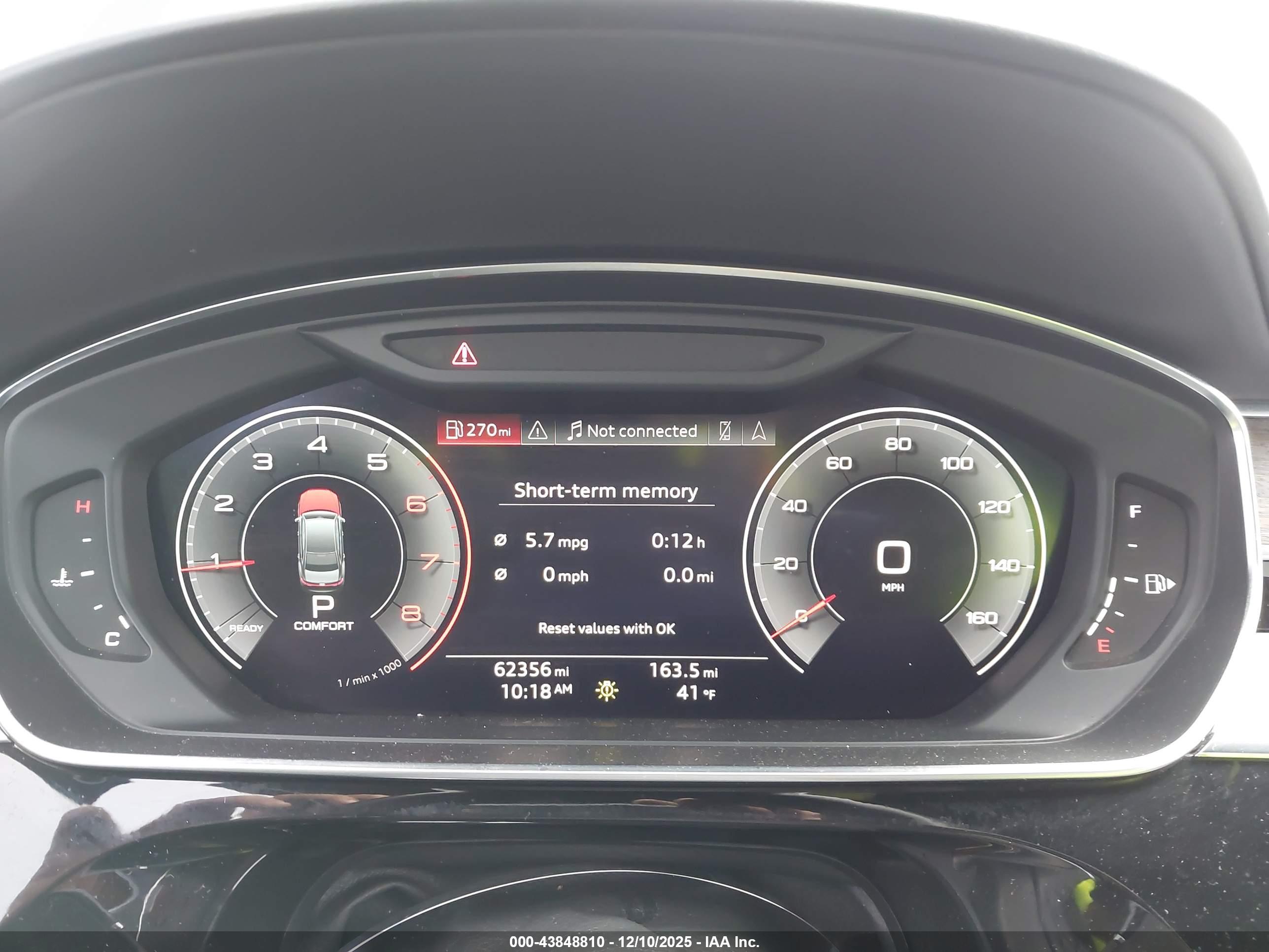 AUDI A8 image 7