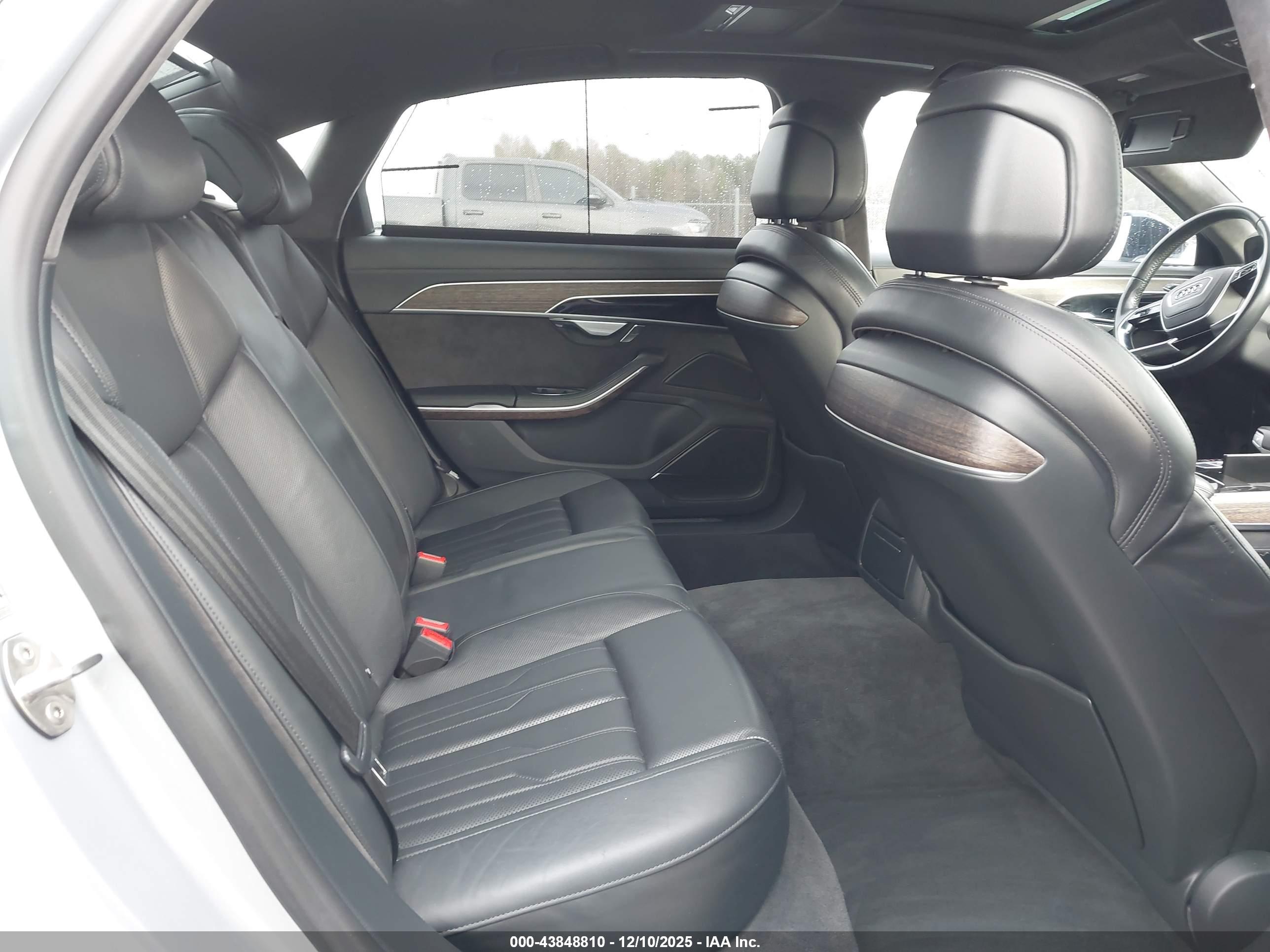 AUDI A8 image 8