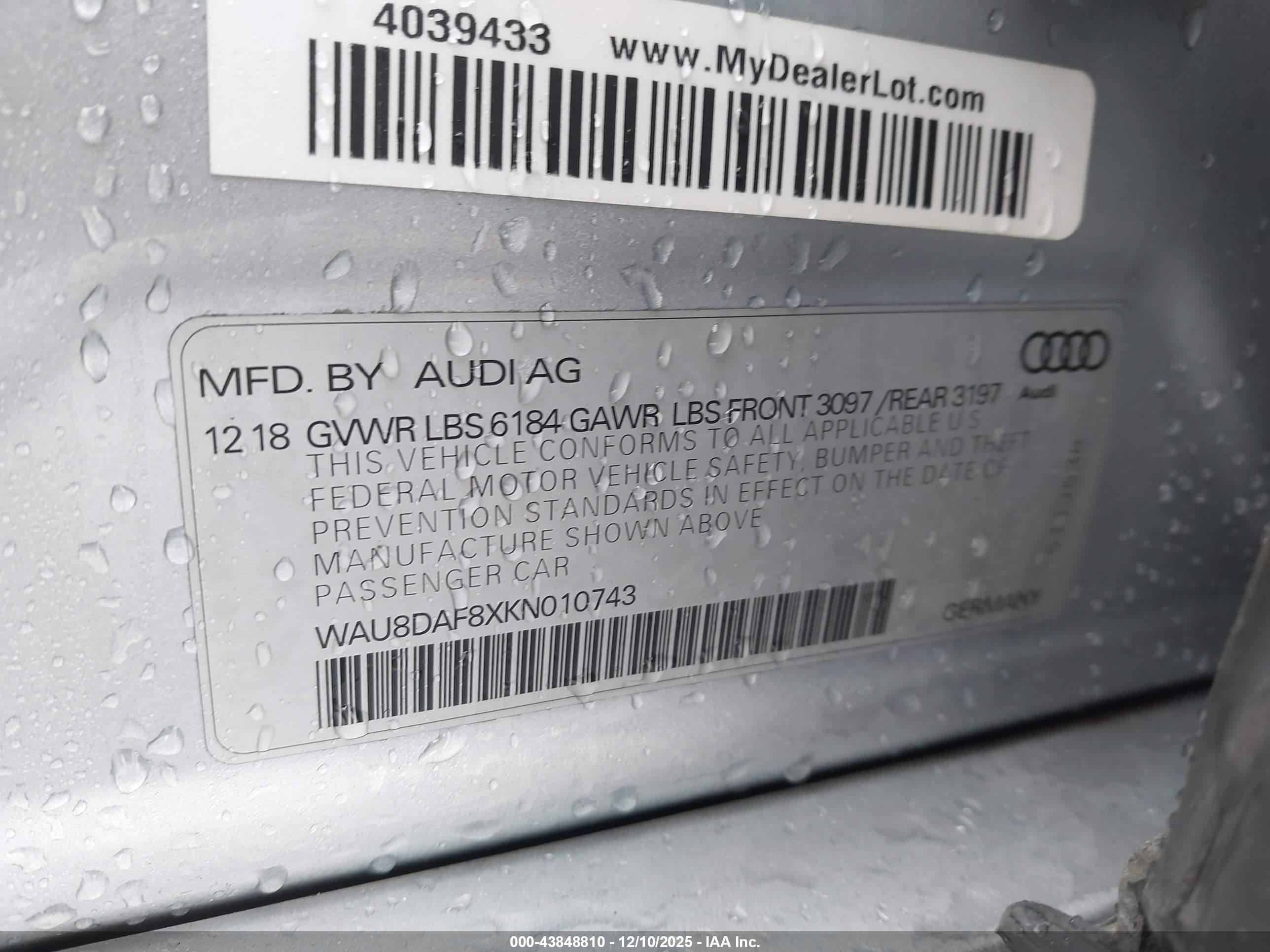 AUDI A8 image 9