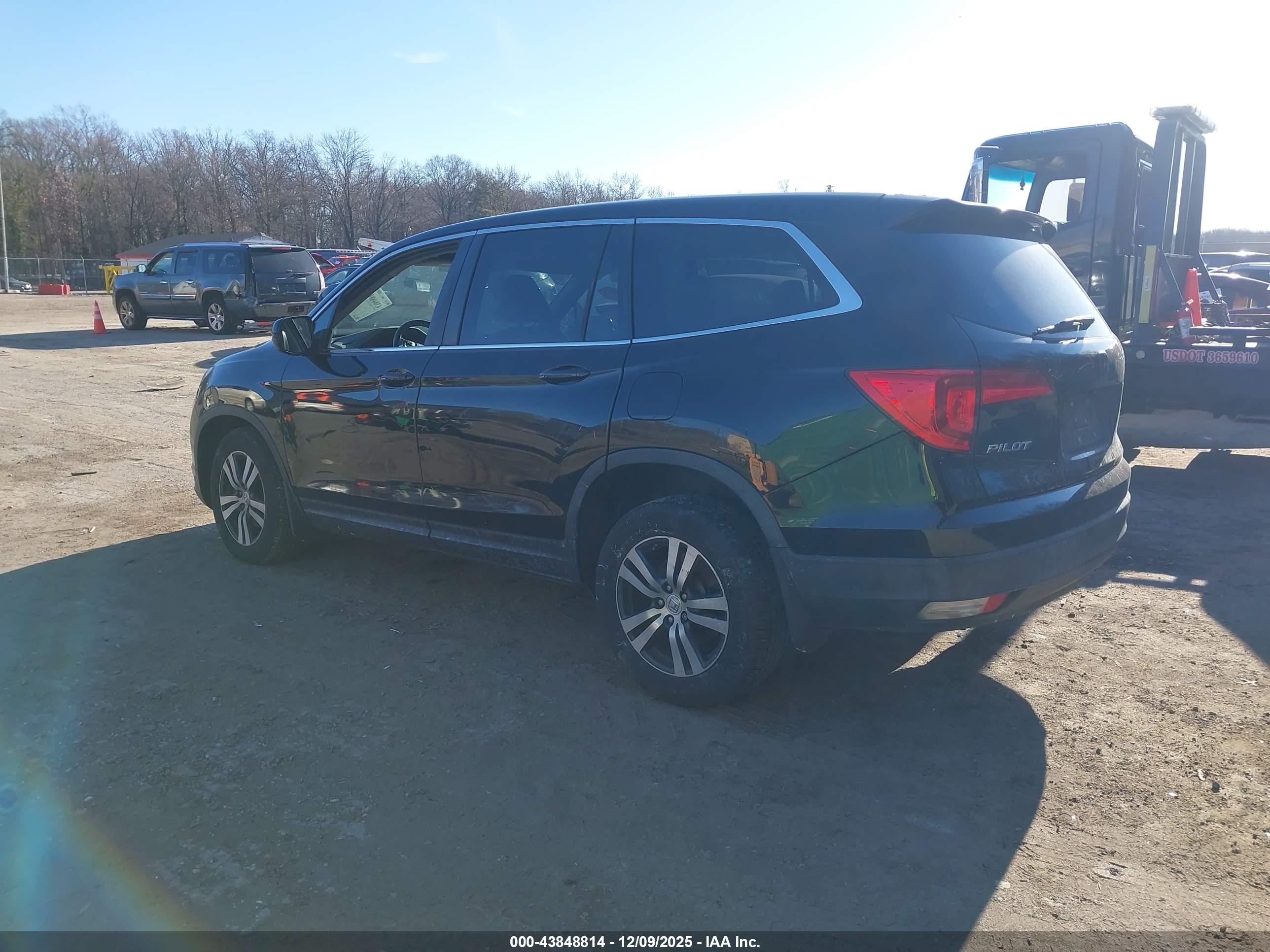 HONDA PILOT image 3