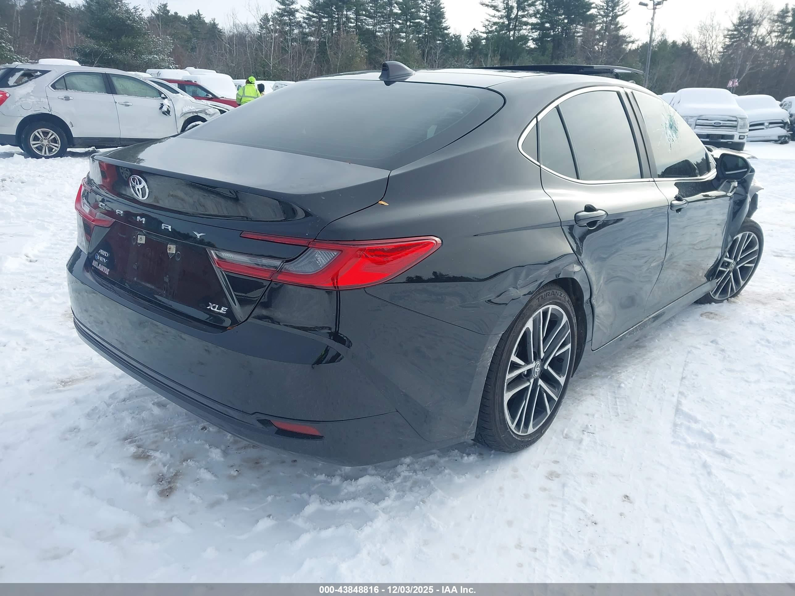 TOYOTA CAMRY image 4