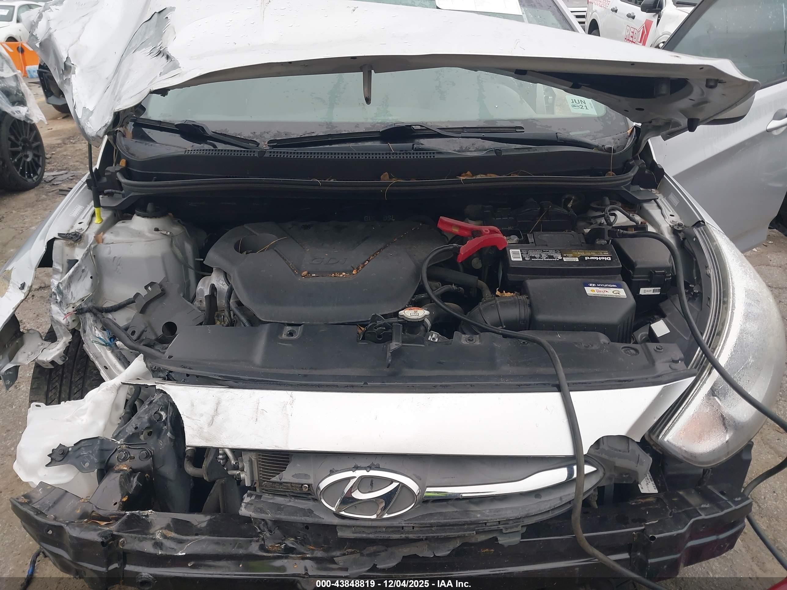HYUNDAI ACCENT image 10