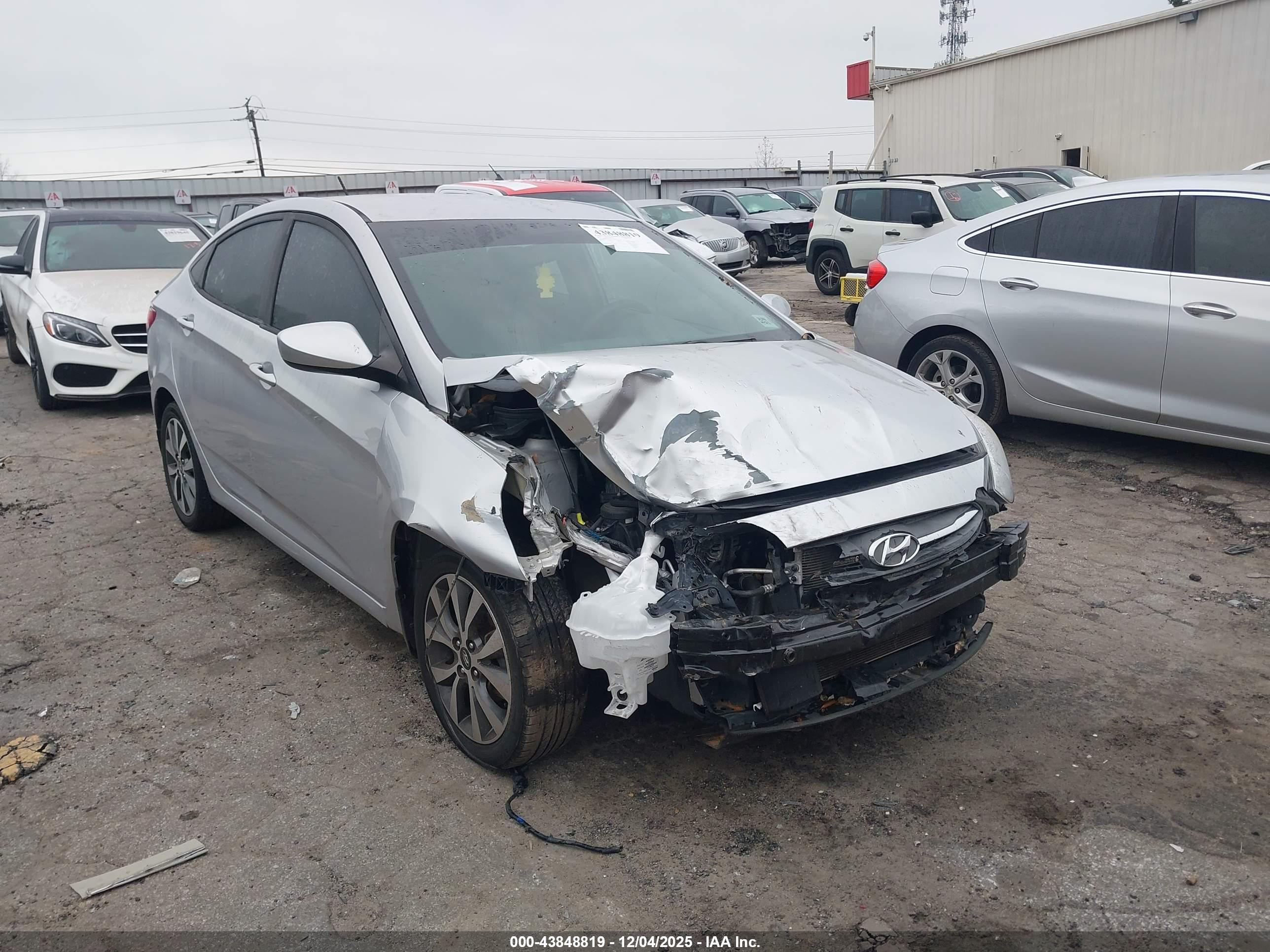 HYUNDAI ACCENT image 6