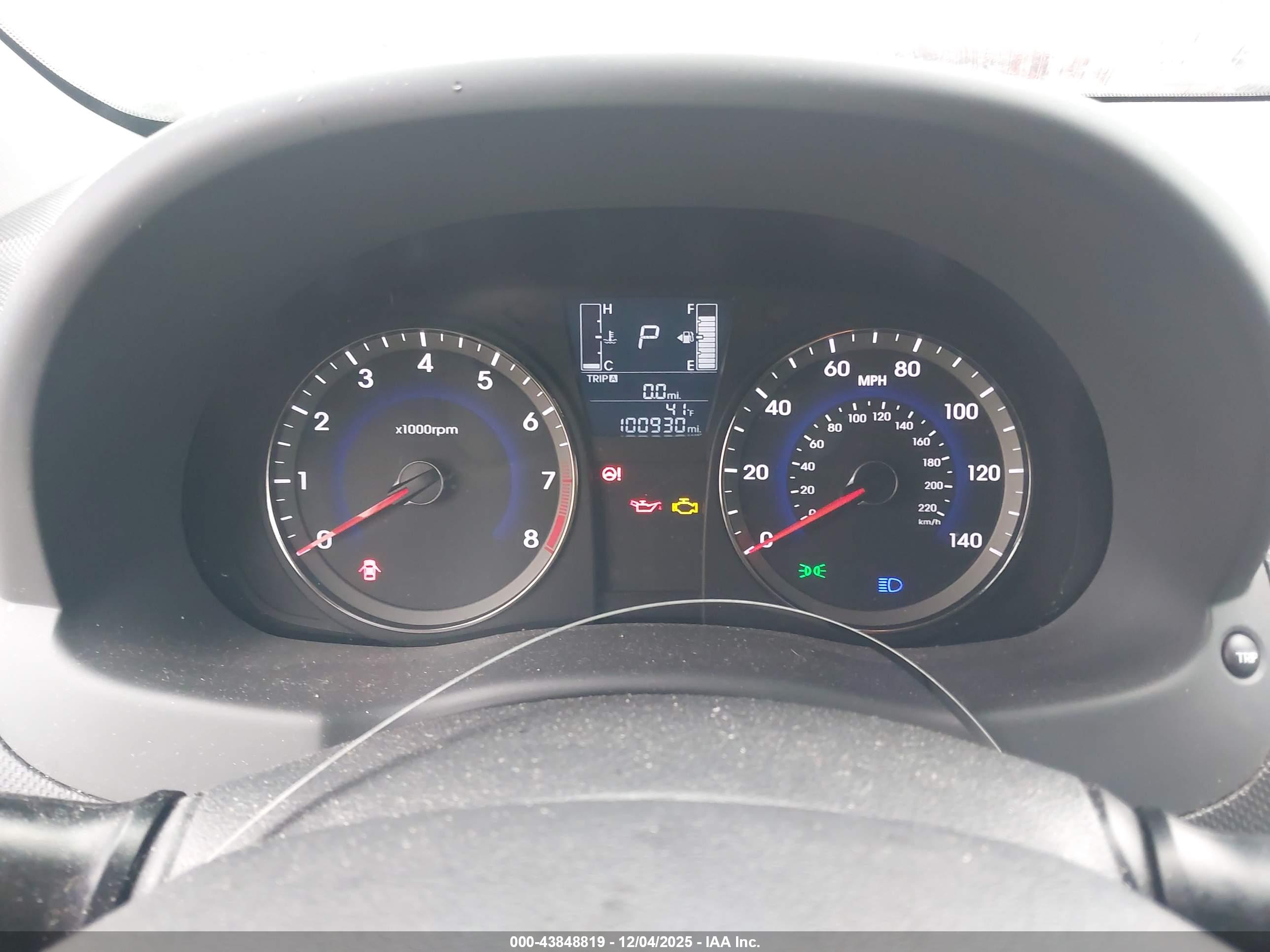 HYUNDAI ACCENT image 7