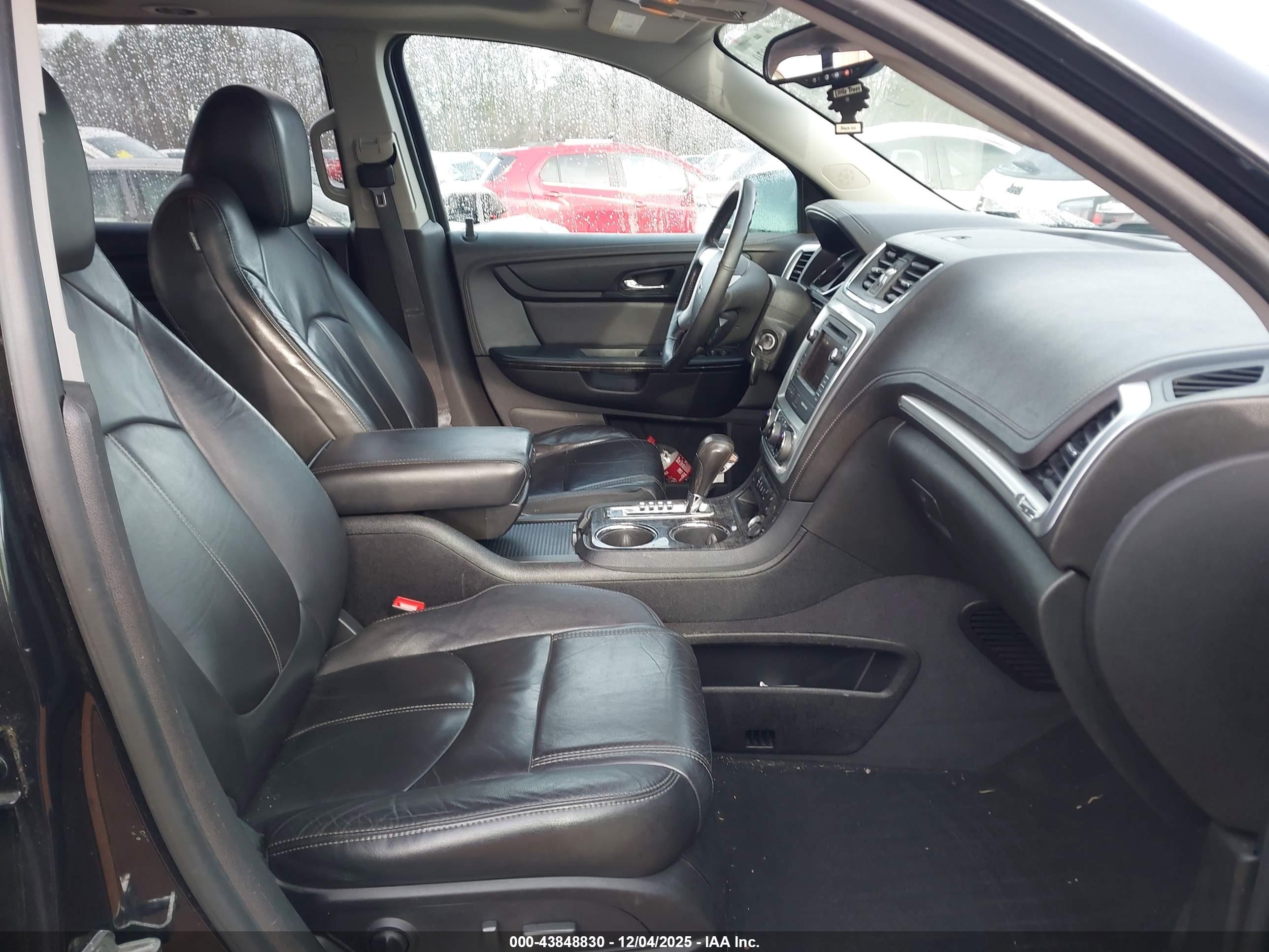 GMC ACADIA image 5