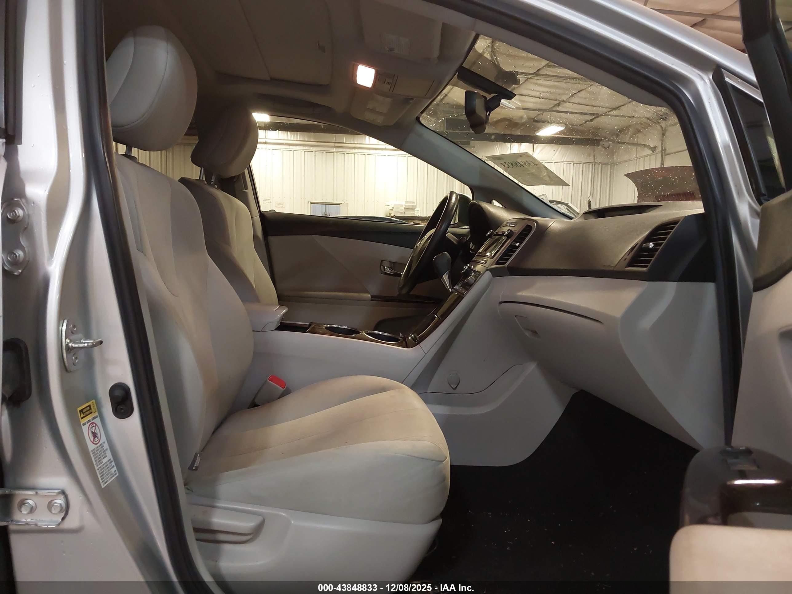 TOYOTA VENZA image 5