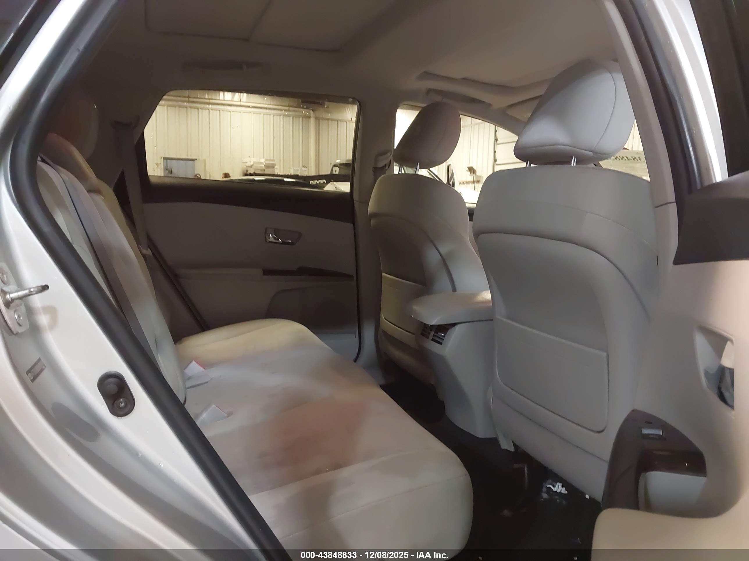 TOYOTA VENZA image 8