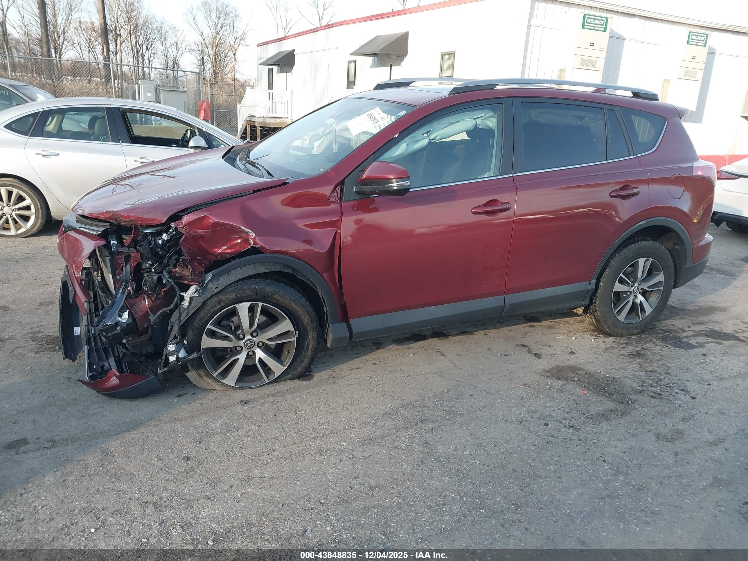 TOYOTA RAV4 image 2