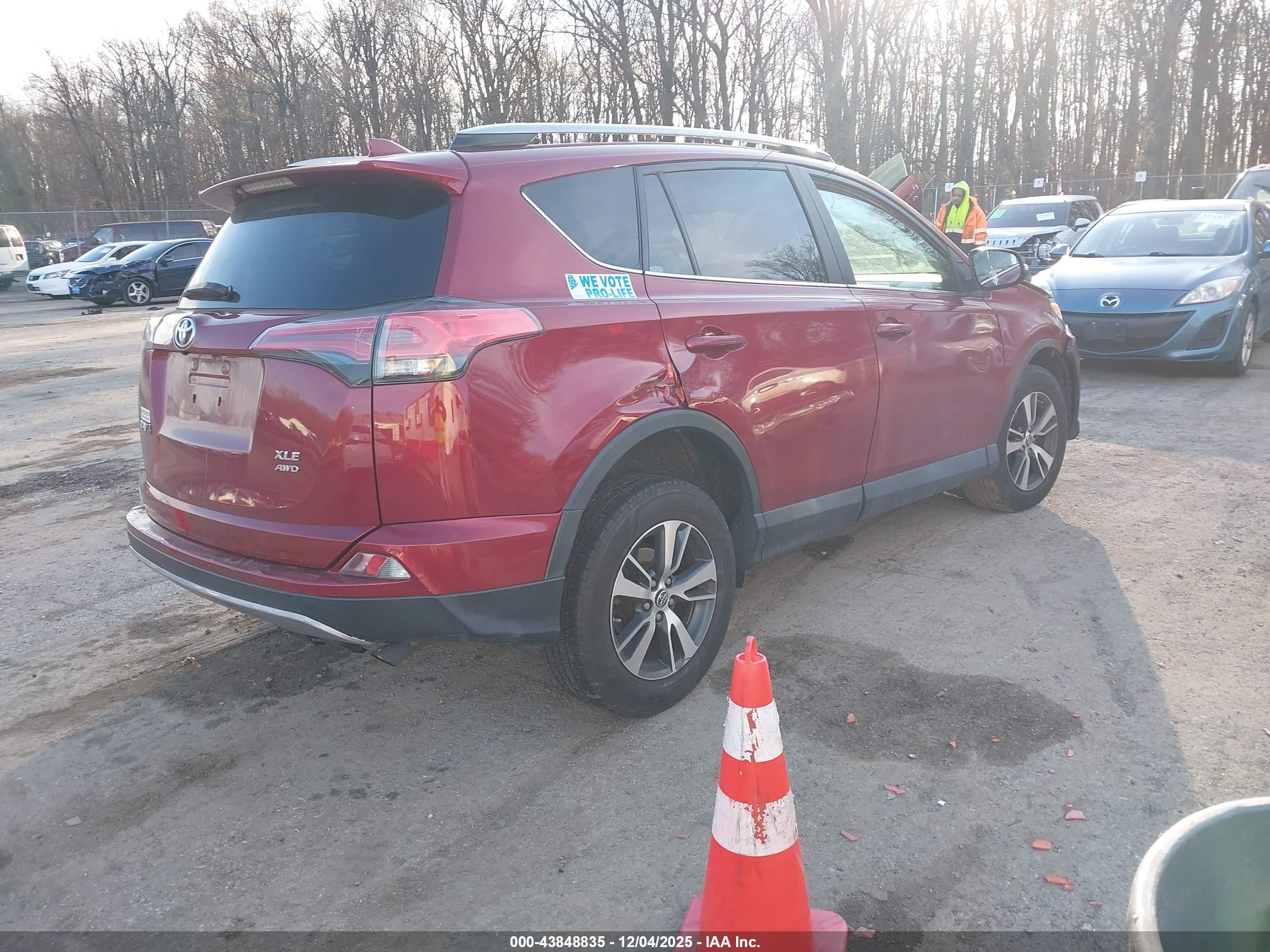 TOYOTA RAV4 image 4