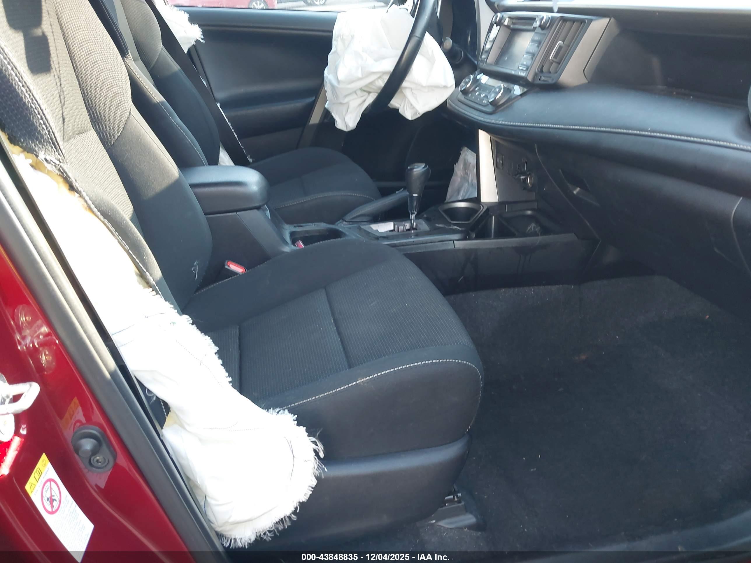 TOYOTA RAV4 image 5