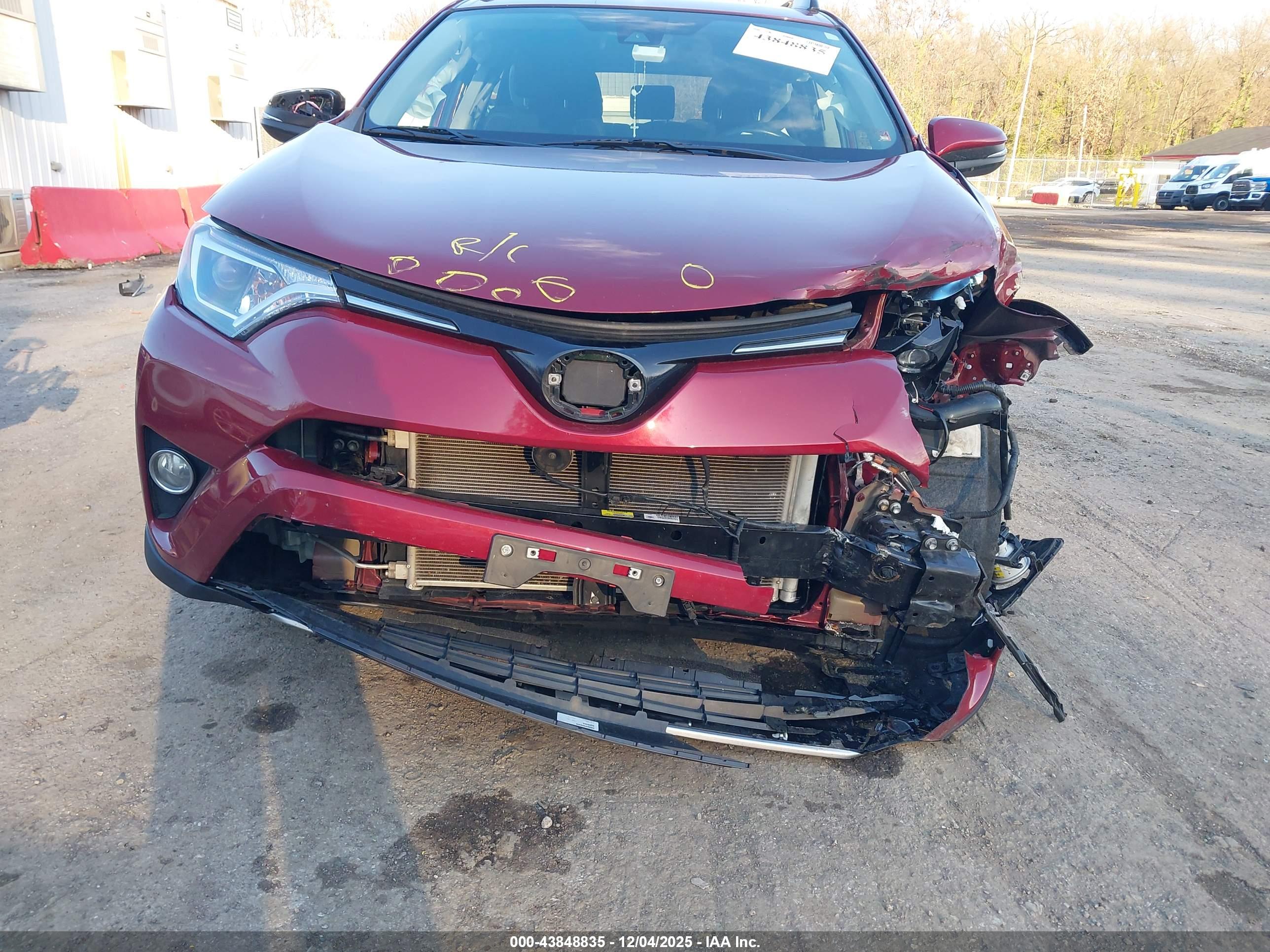 TOYOTA RAV4 image 6