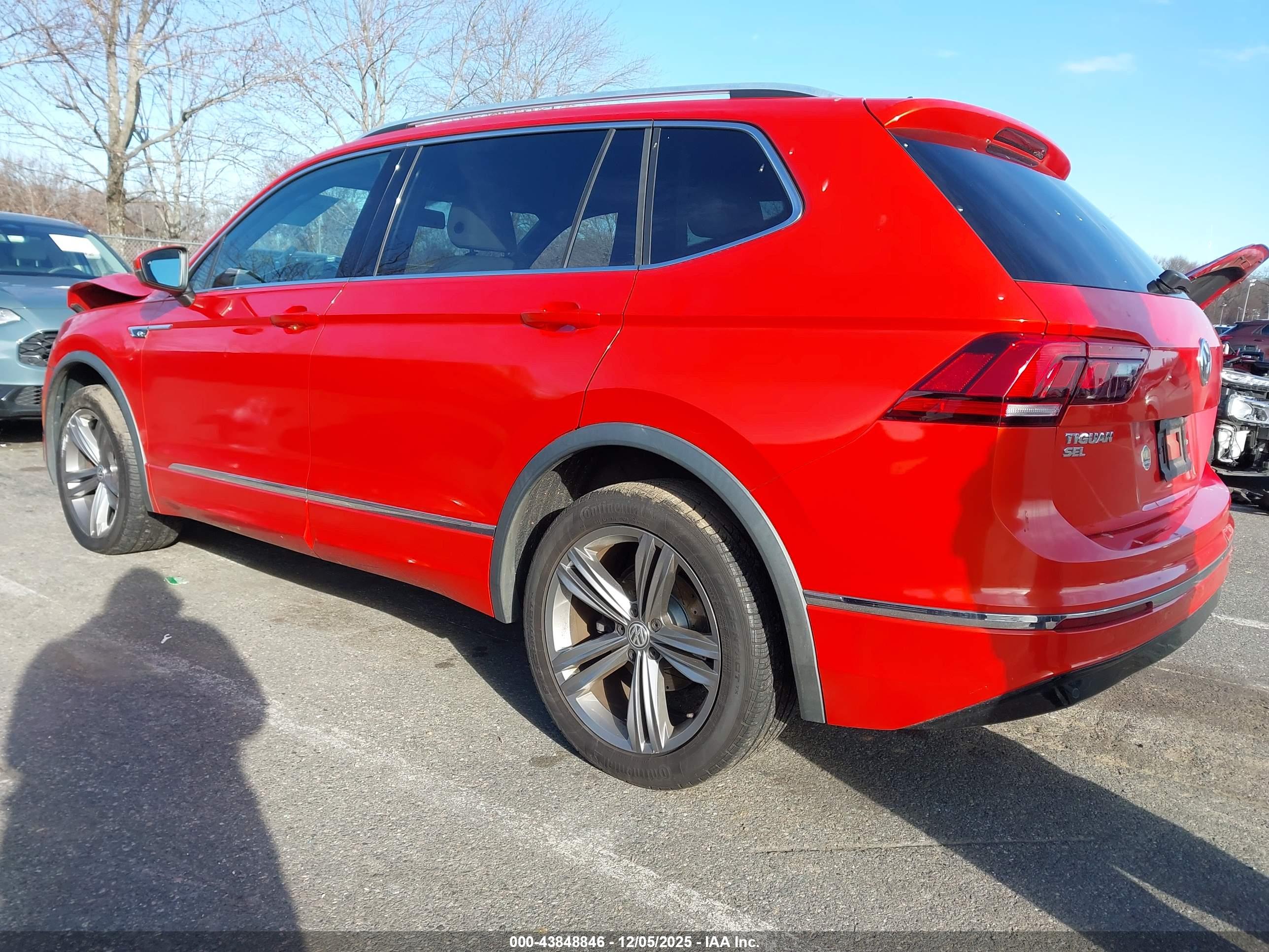 VOLKSWAGEN TIGUAN image 3
