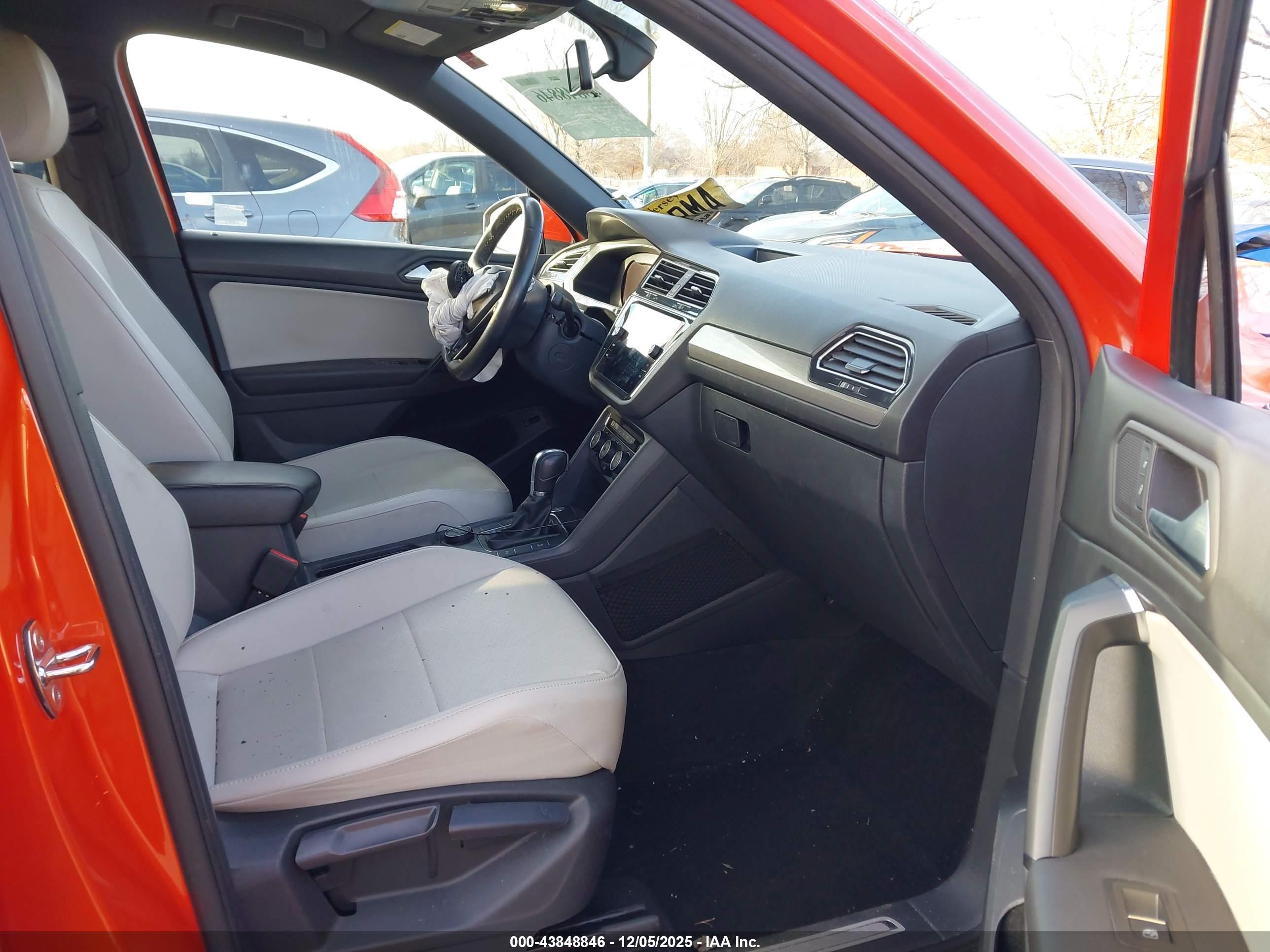 VOLKSWAGEN TIGUAN image 5