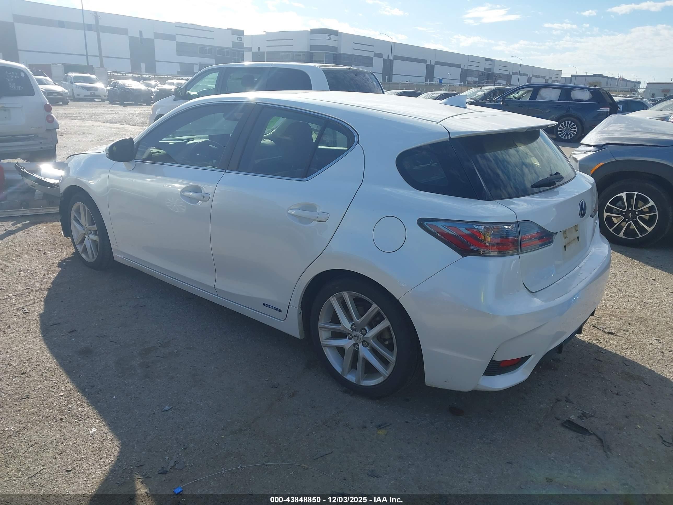 LEXUS CT image 3