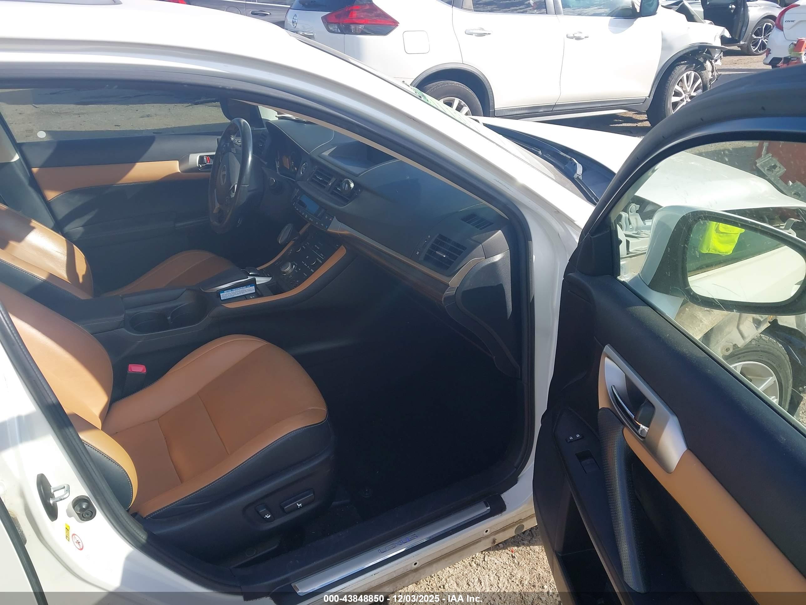 LEXUS CT image 5