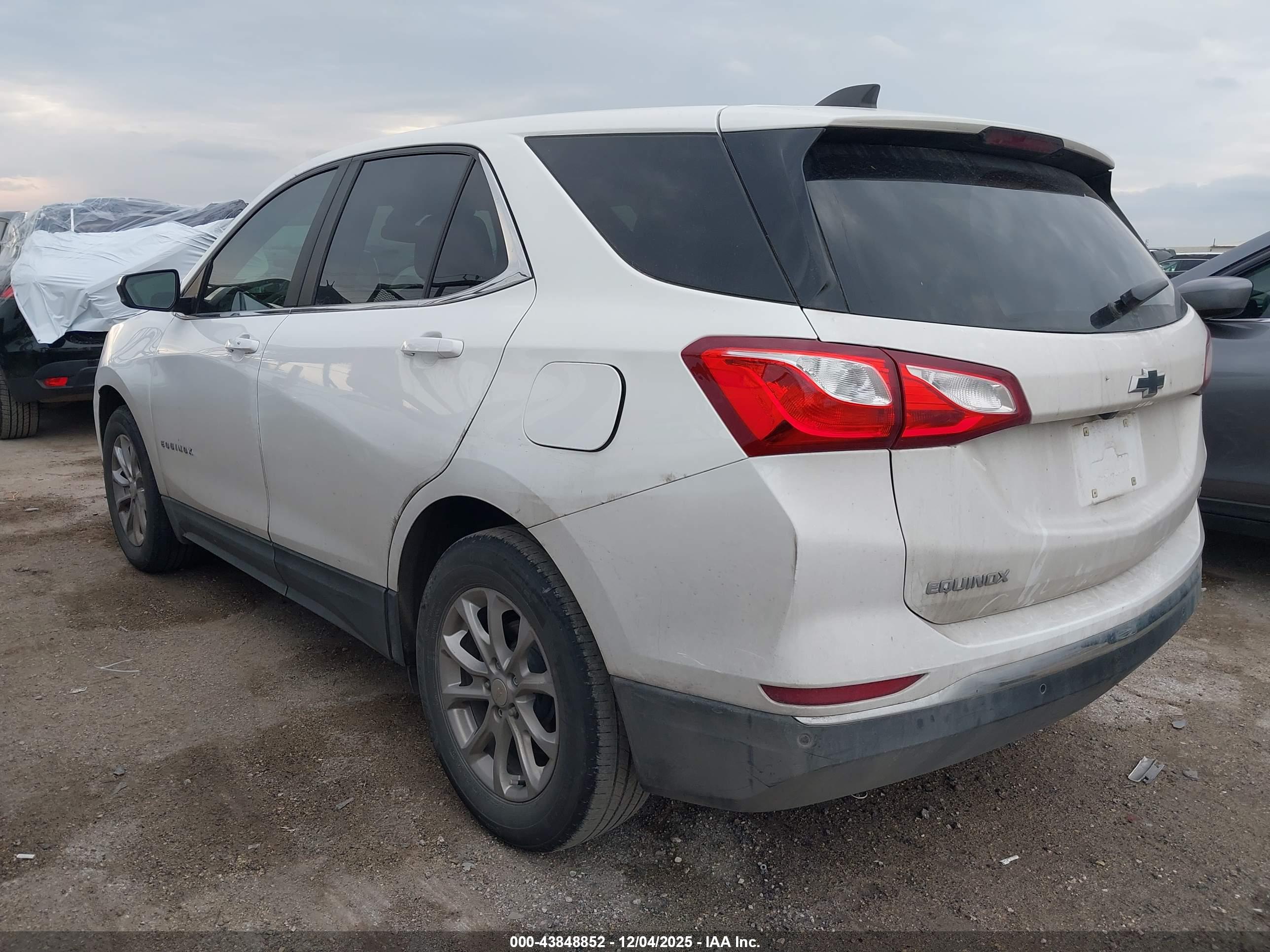 CHEVROLET EQUINOX image 3