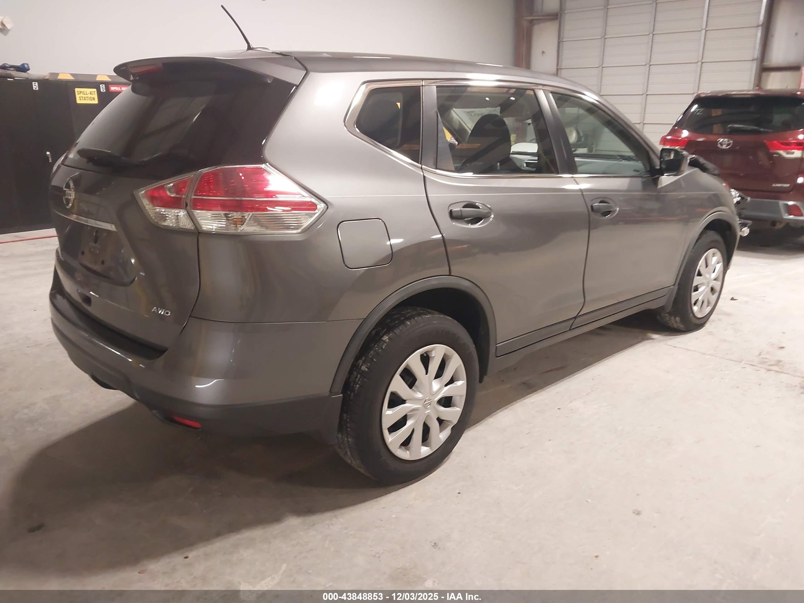 NISSAN ROGUE image 4