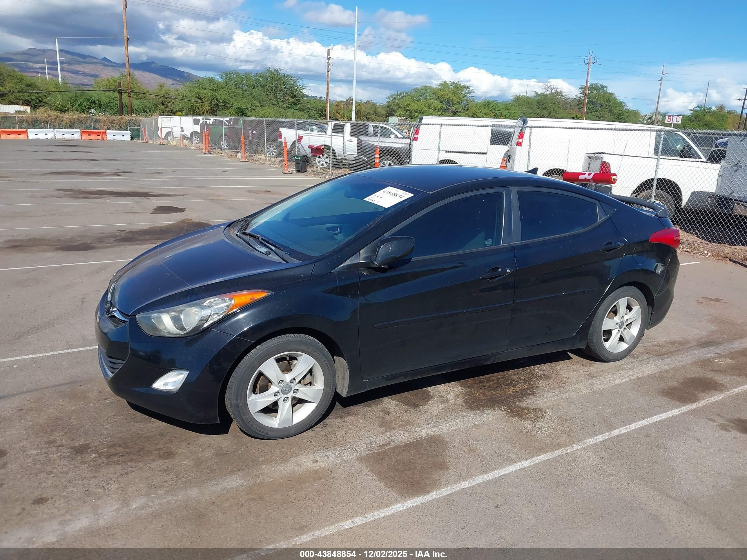HYUNDAI ELANTRA image 6
