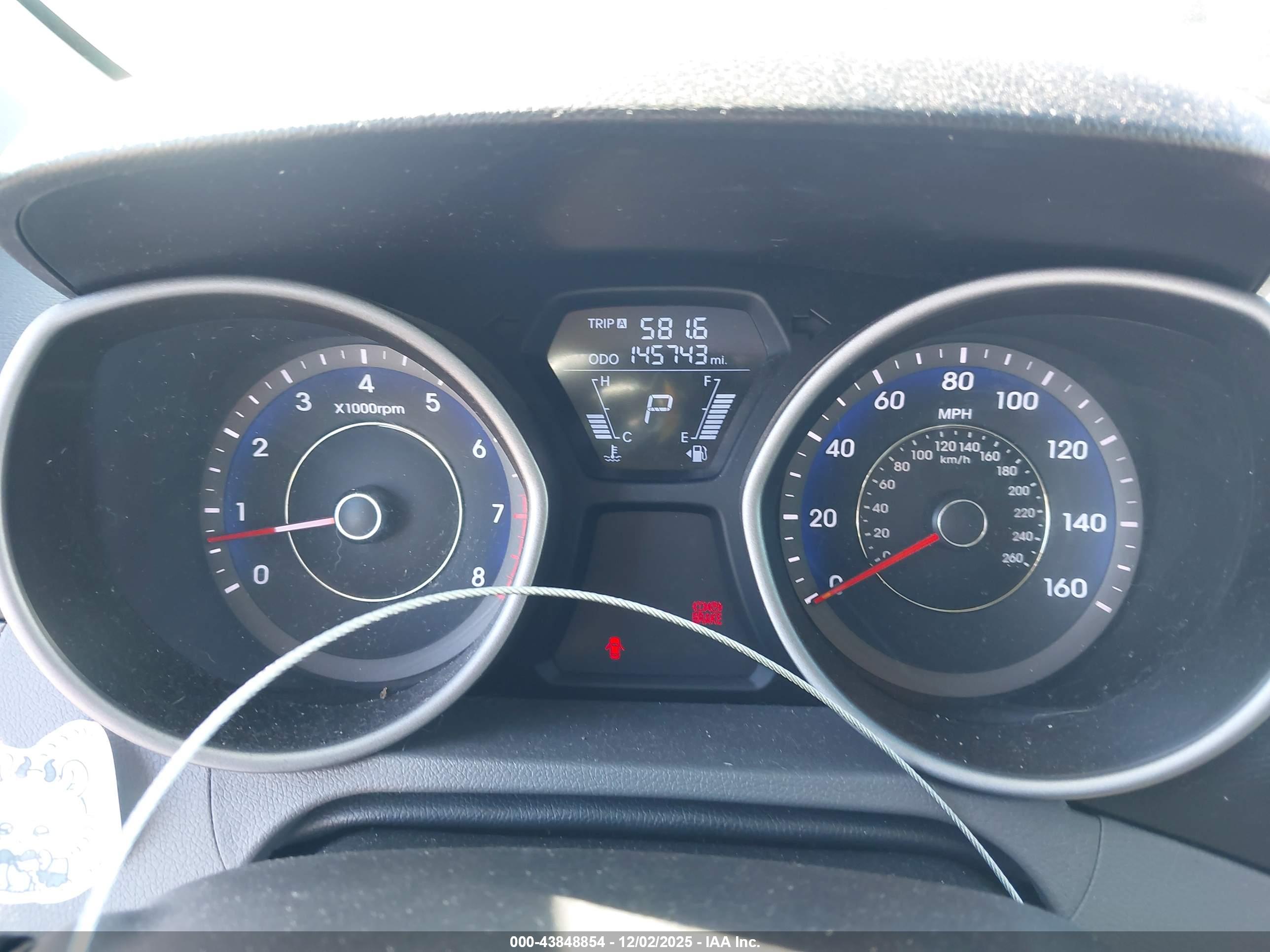 HYUNDAI ELANTRA image 7