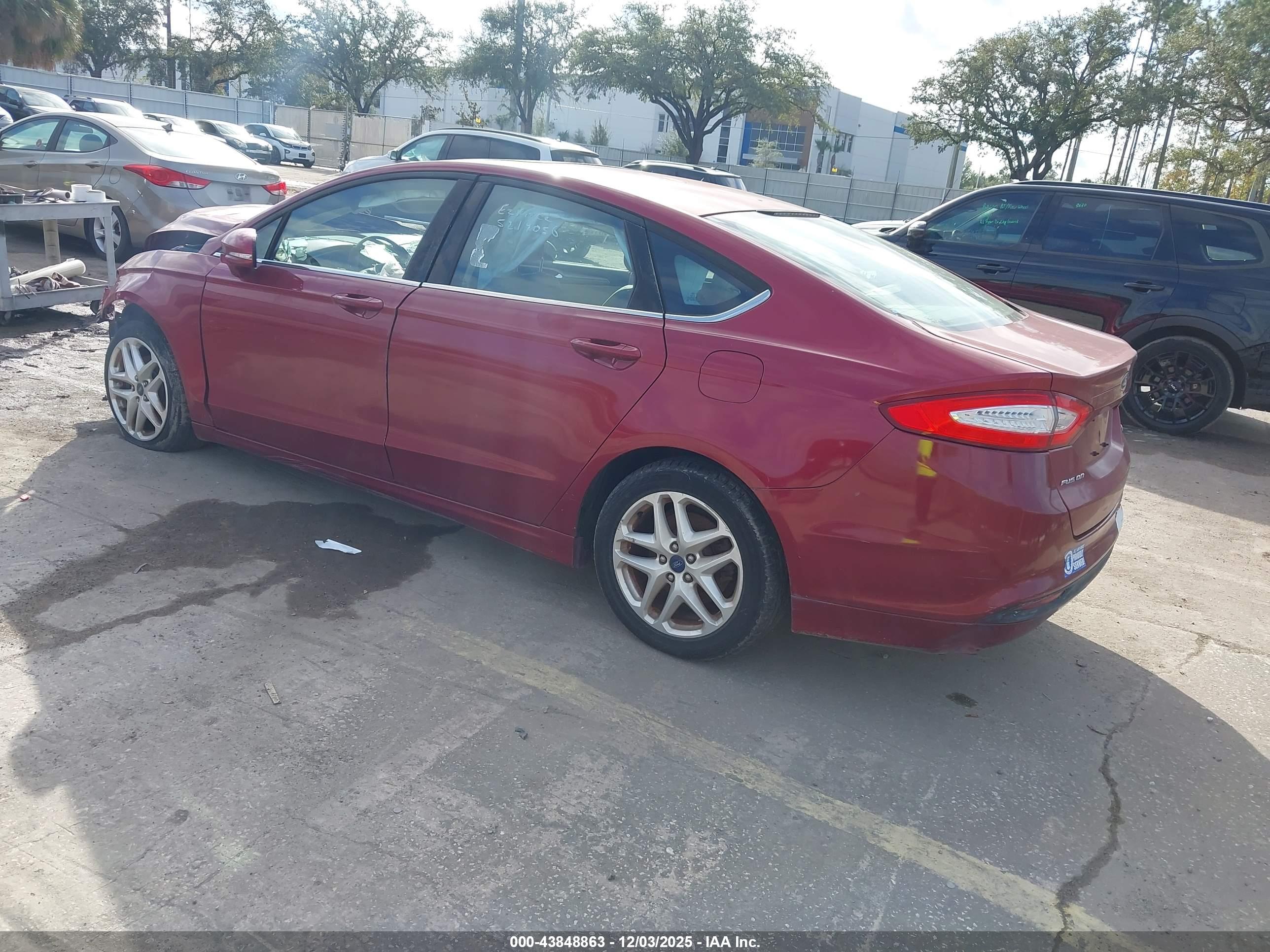 FORD FUSION image 3