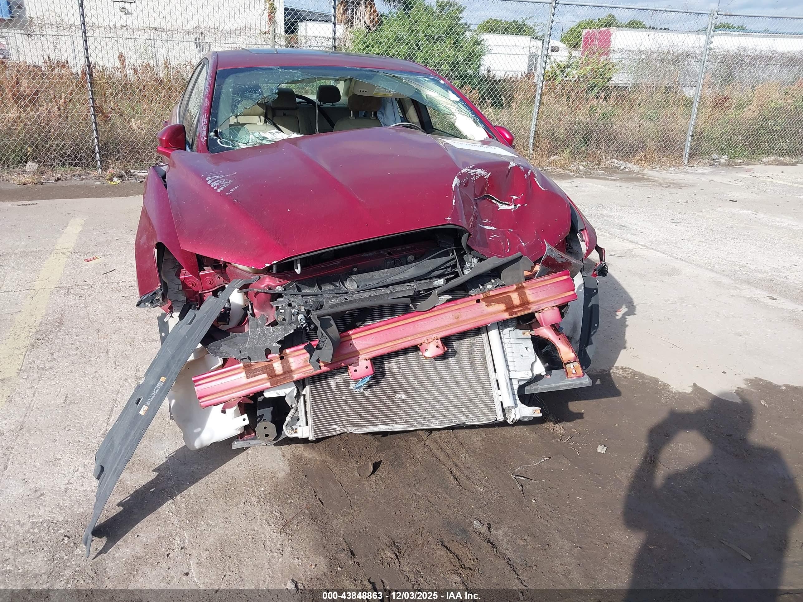 FORD FUSION image 6