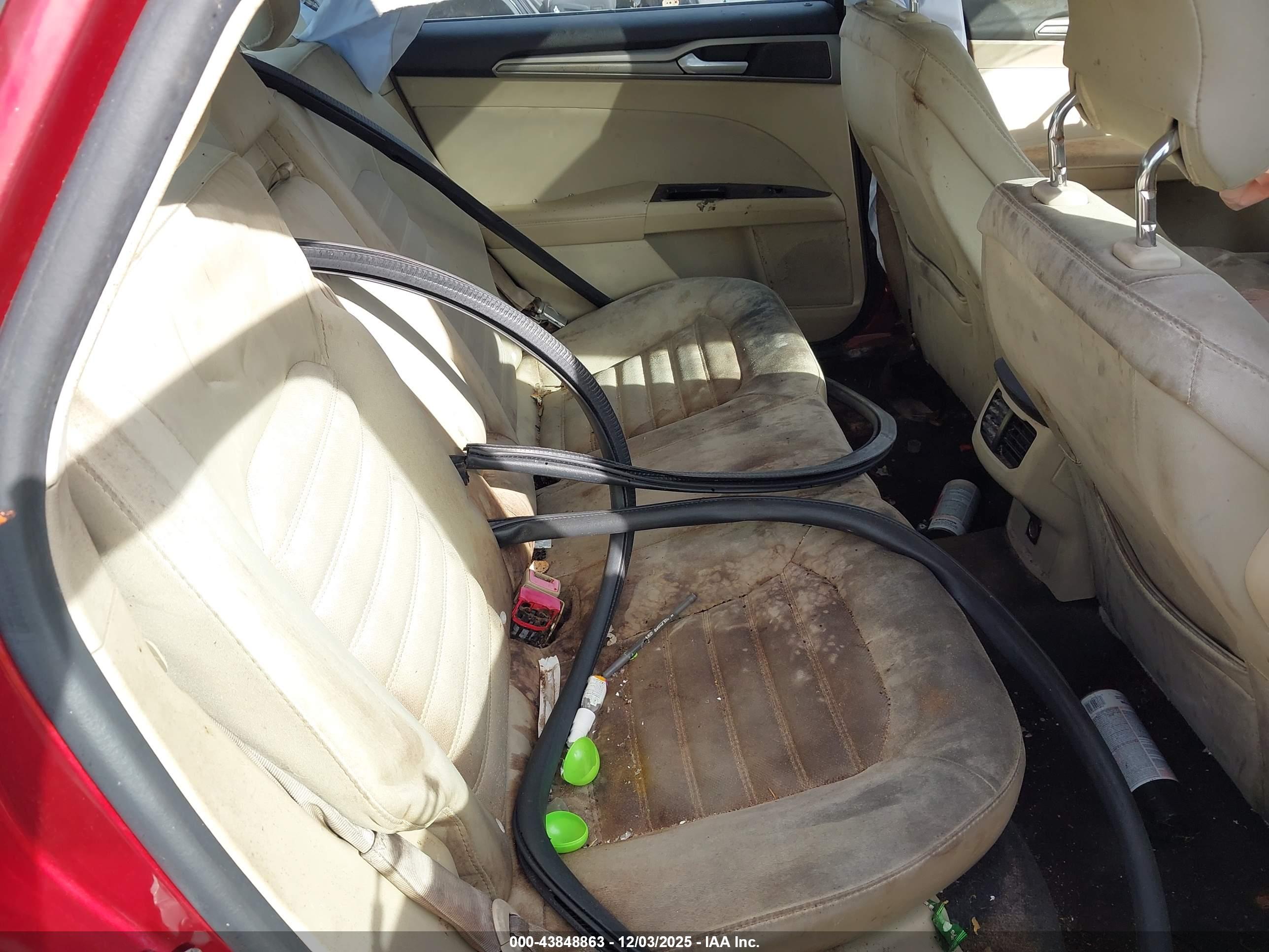 FORD FUSION image 8