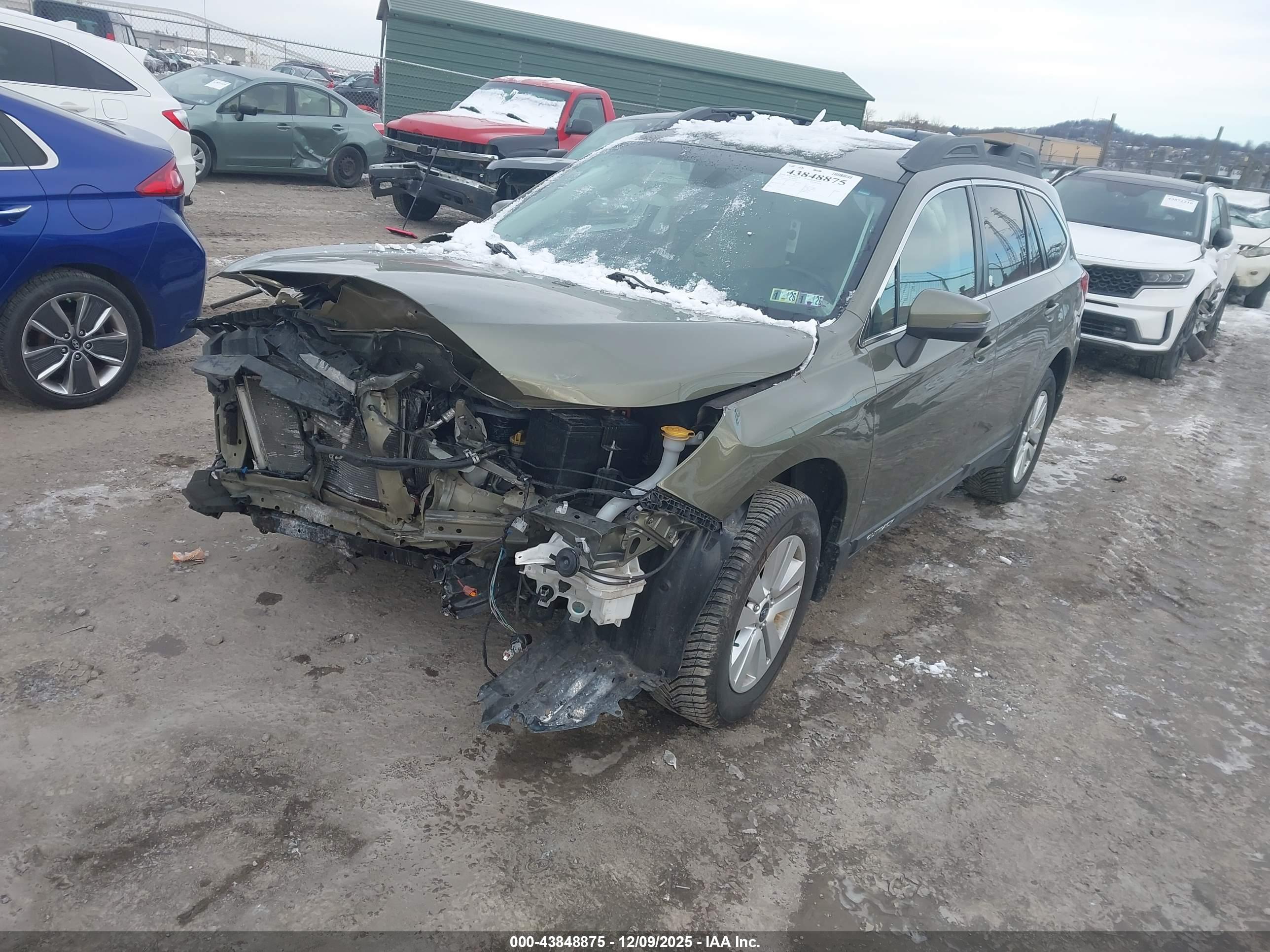 SUBARU OUTBACK image 2