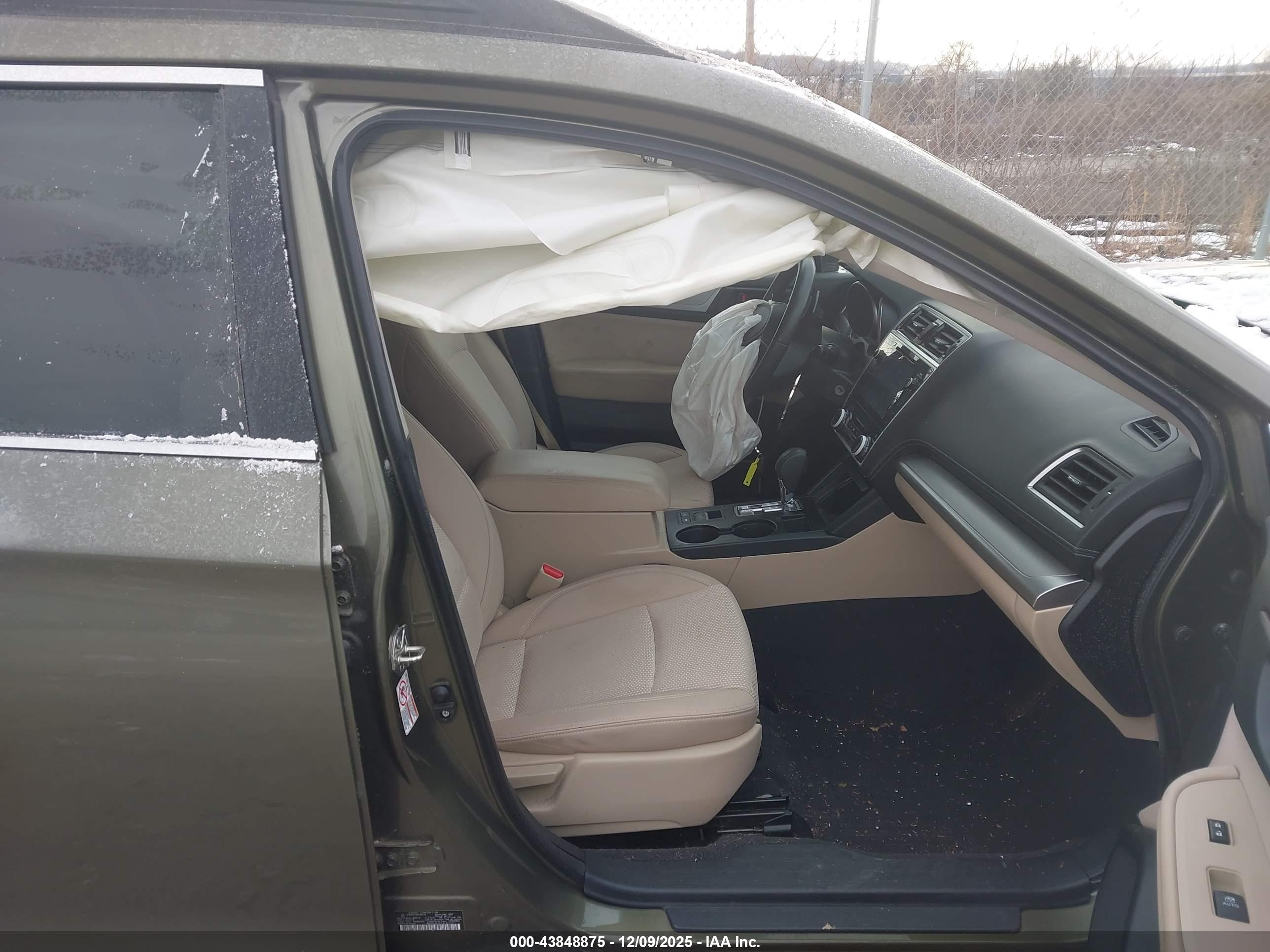 SUBARU OUTBACK image 5