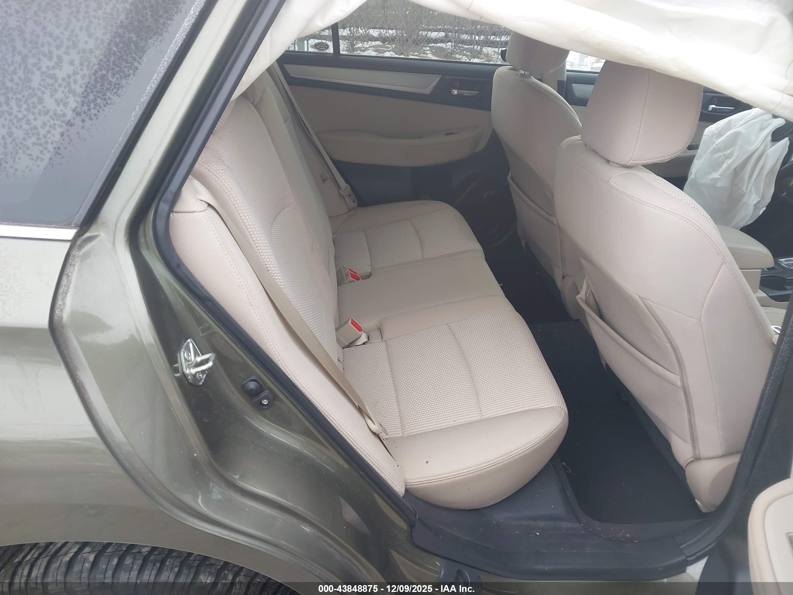 SUBARU OUTBACK image 8